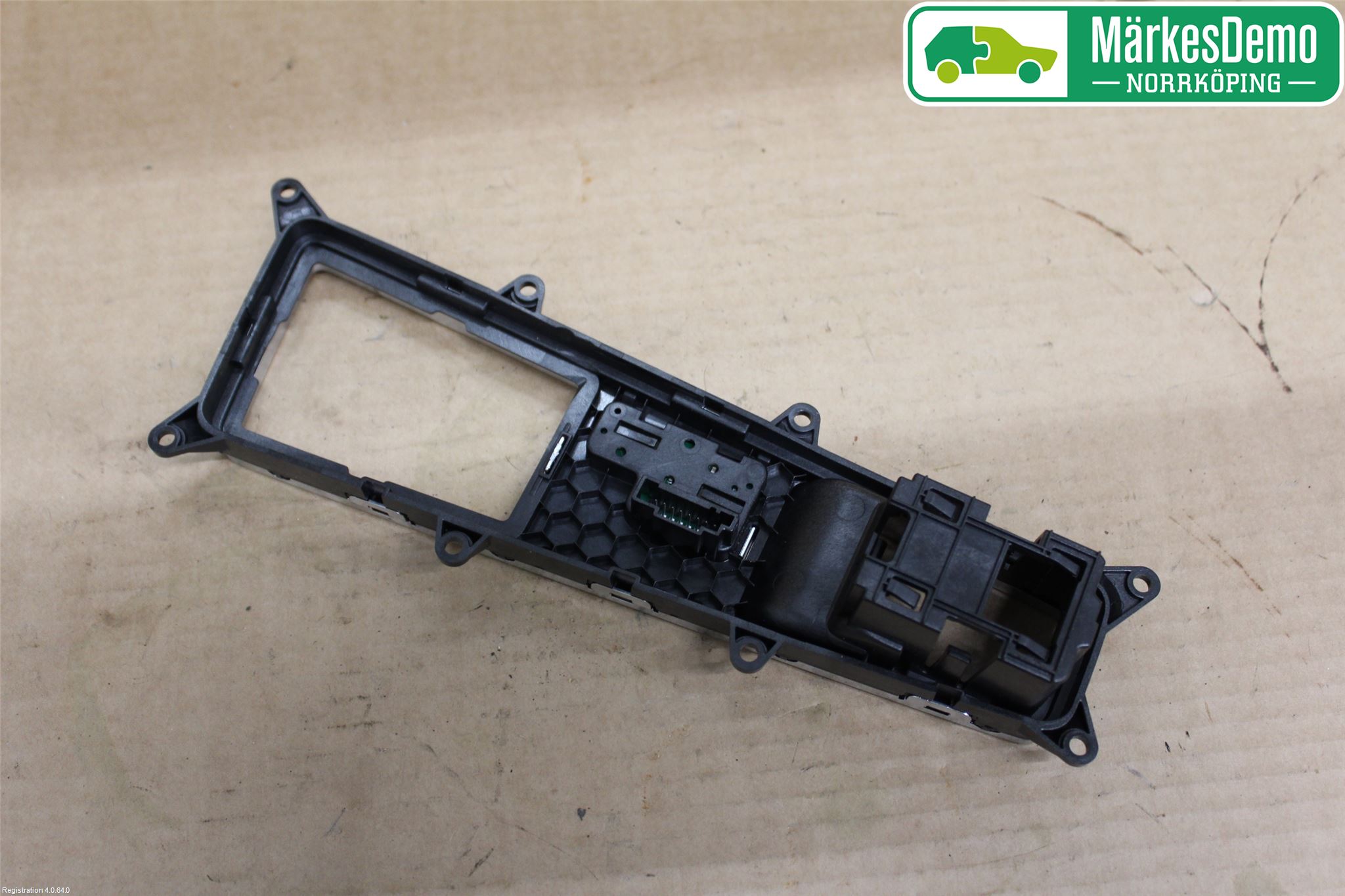 Audi A6 F2/C8 19- Inredning Sarg Växelspak