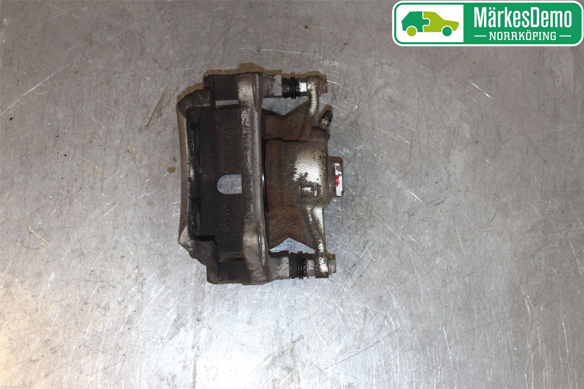 Volkswagen VW PASSAT 15-19 Bromsok Fram Vänster