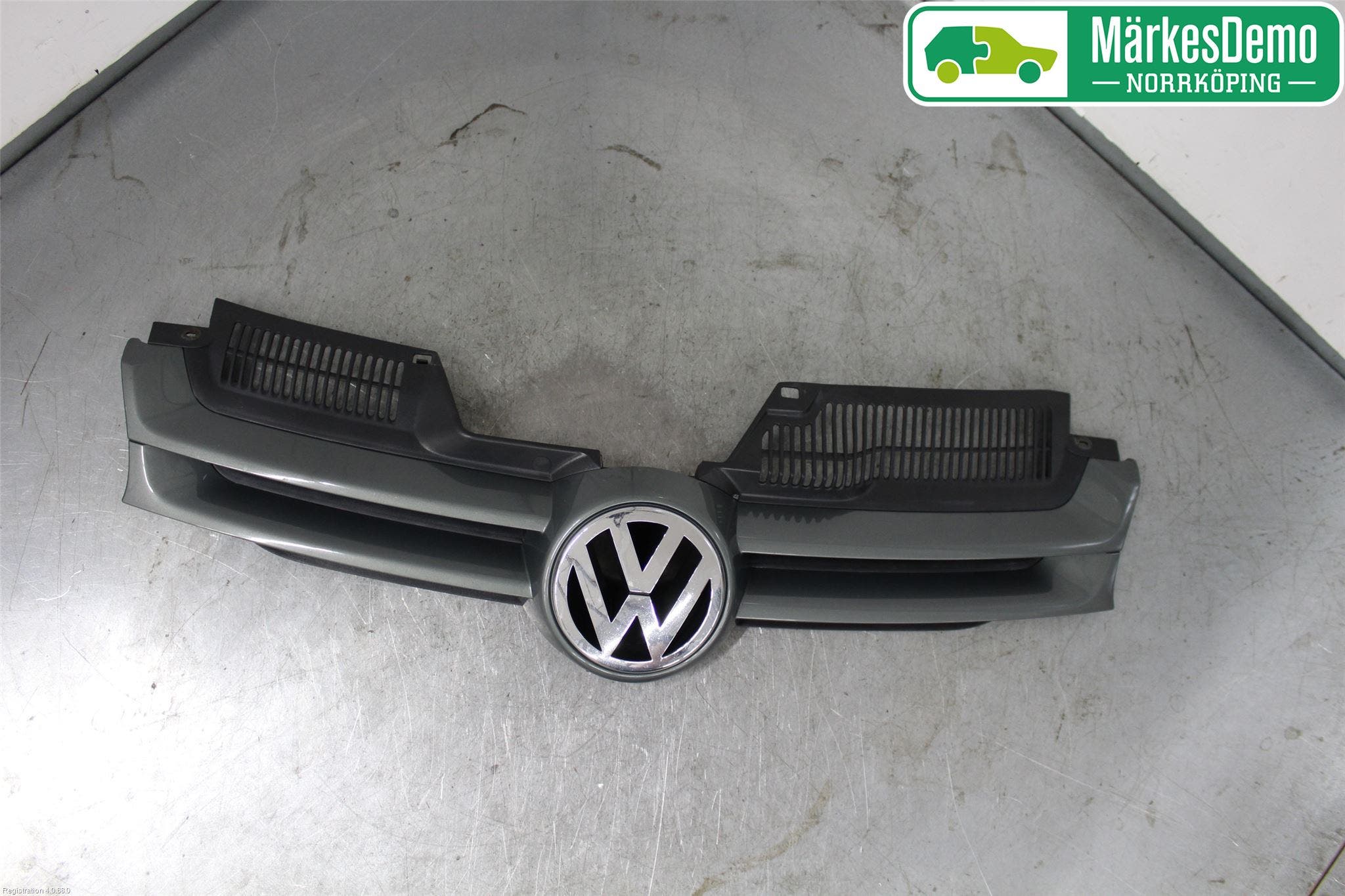Volkswagen VW GOLF V 04-09 Grill Komp