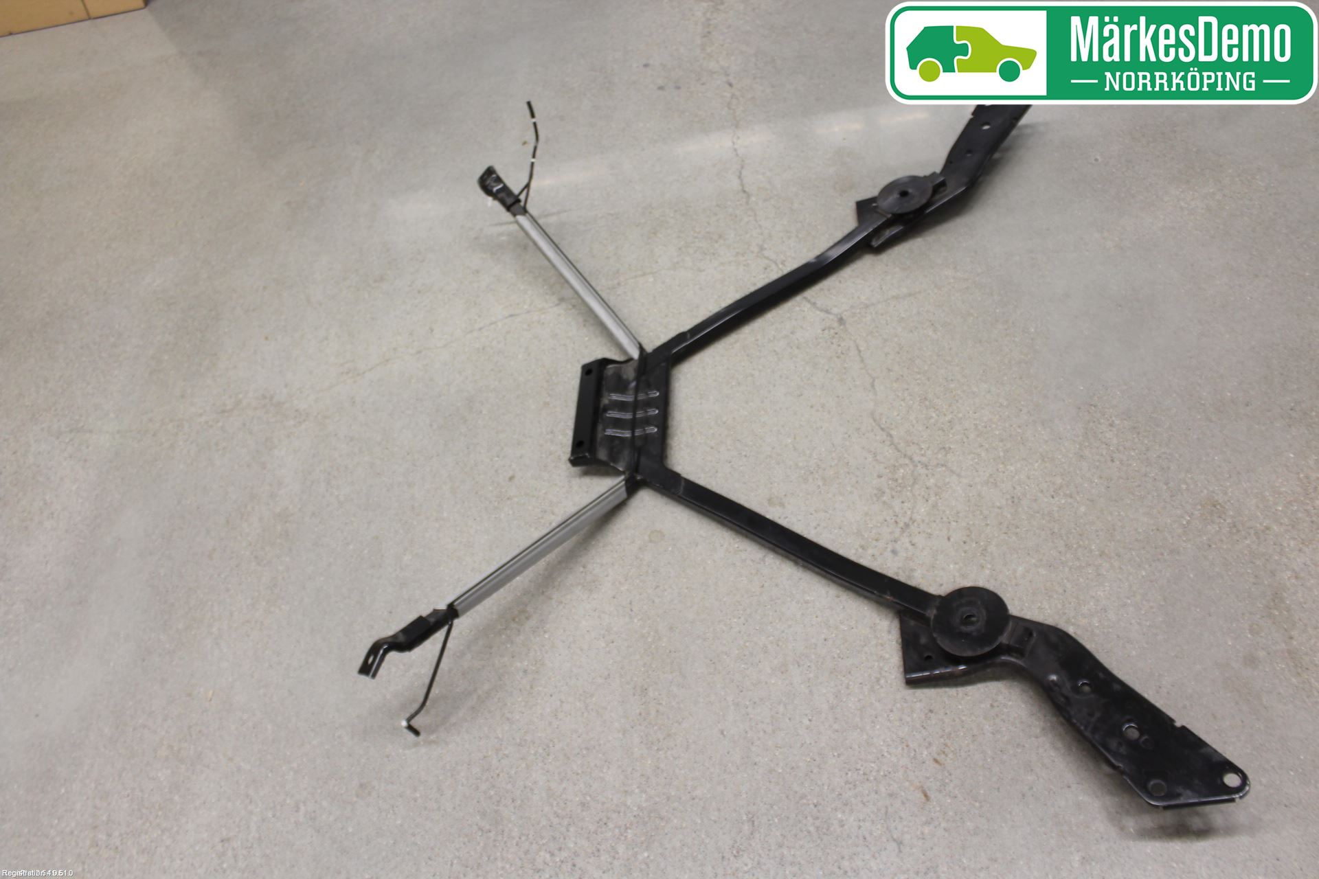 Jaguar F-TYPE Bakram-Fästbalk