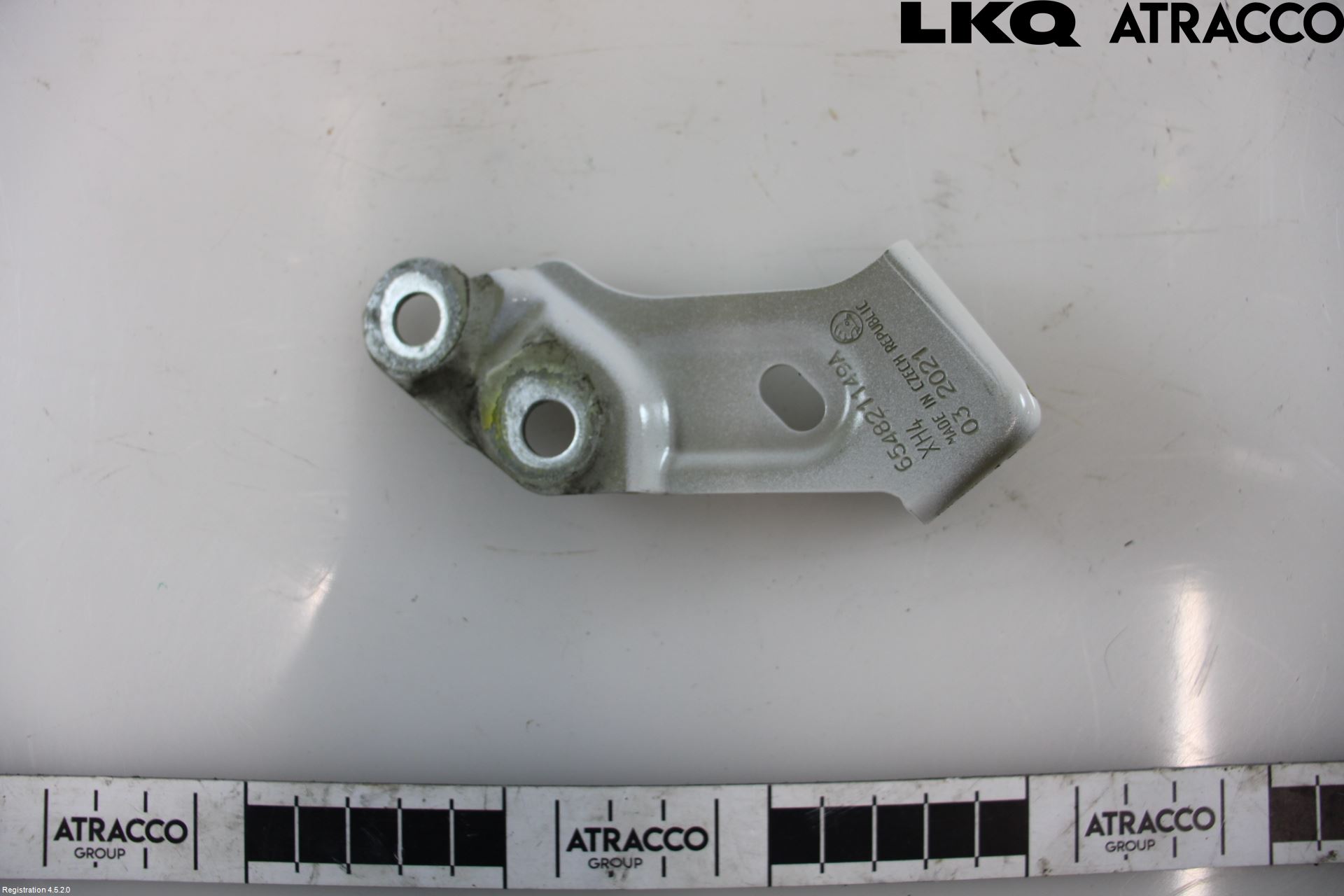 Skoda SCALA 19- Skärmfäste Fram Vä