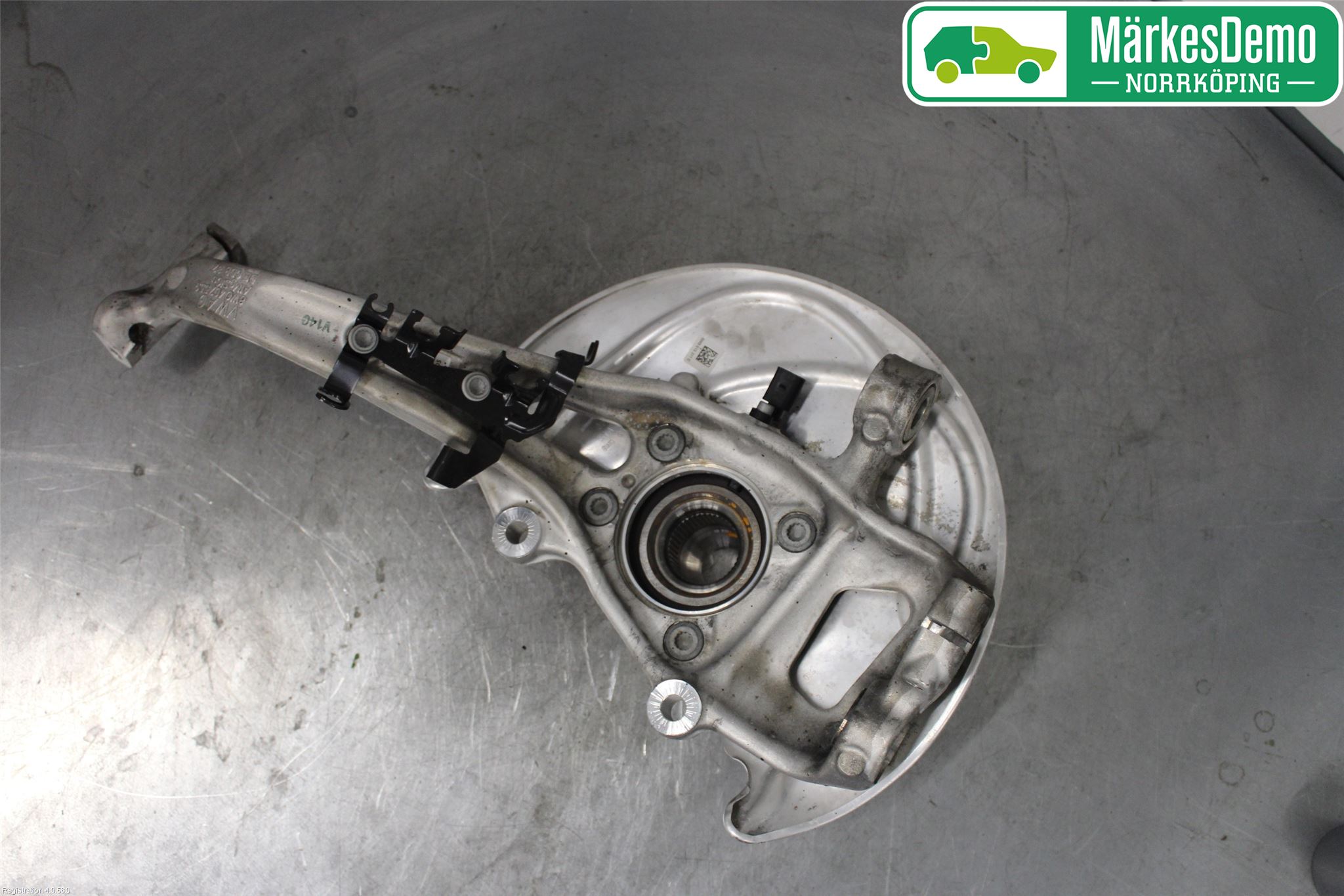 Audi A4/S4 B9 16-19 Styrspindel Lagerhus Vä