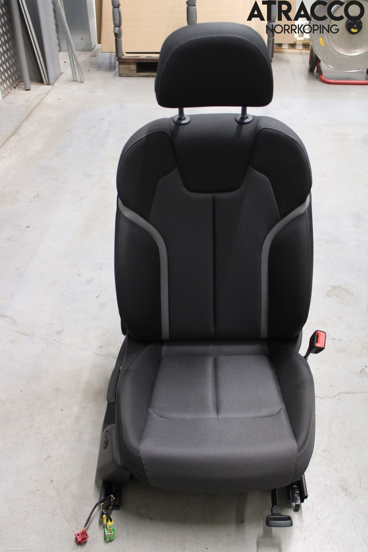 Audi Q2/SQ2 17- Inredning Stol Fram Hö