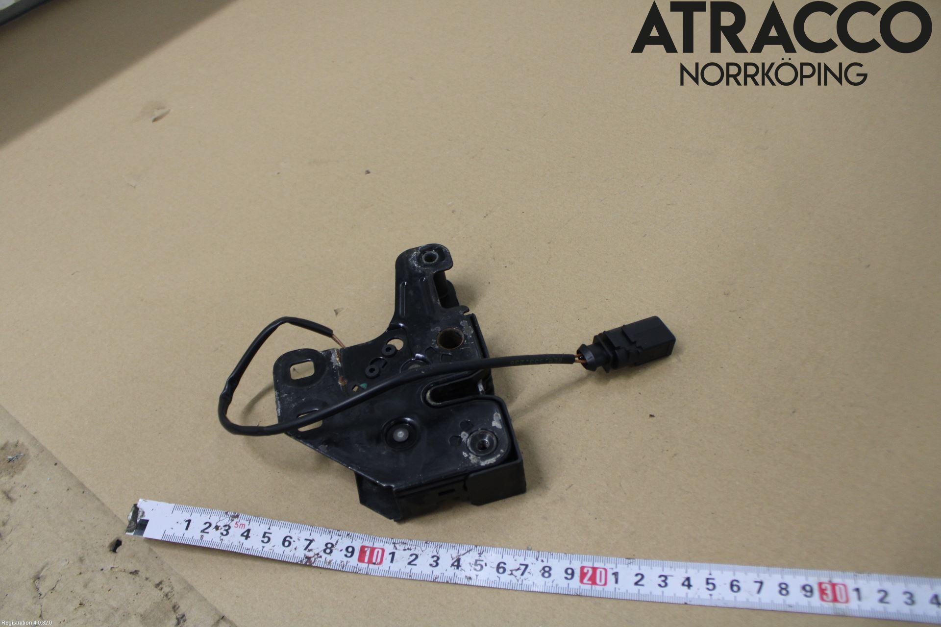 Audi A4/S4 05-07 Huvlås