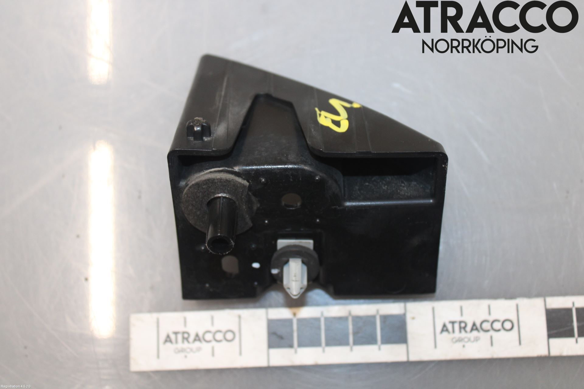 Ford KUGA 13-16 Stötfångarfäste Bak Vä