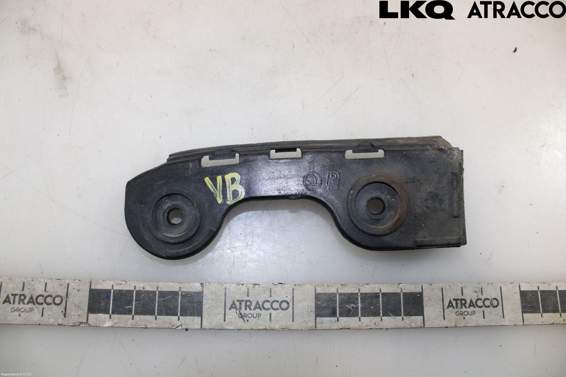 Skoda FABIA 99-07 Stötfångarfäste Bak Vä