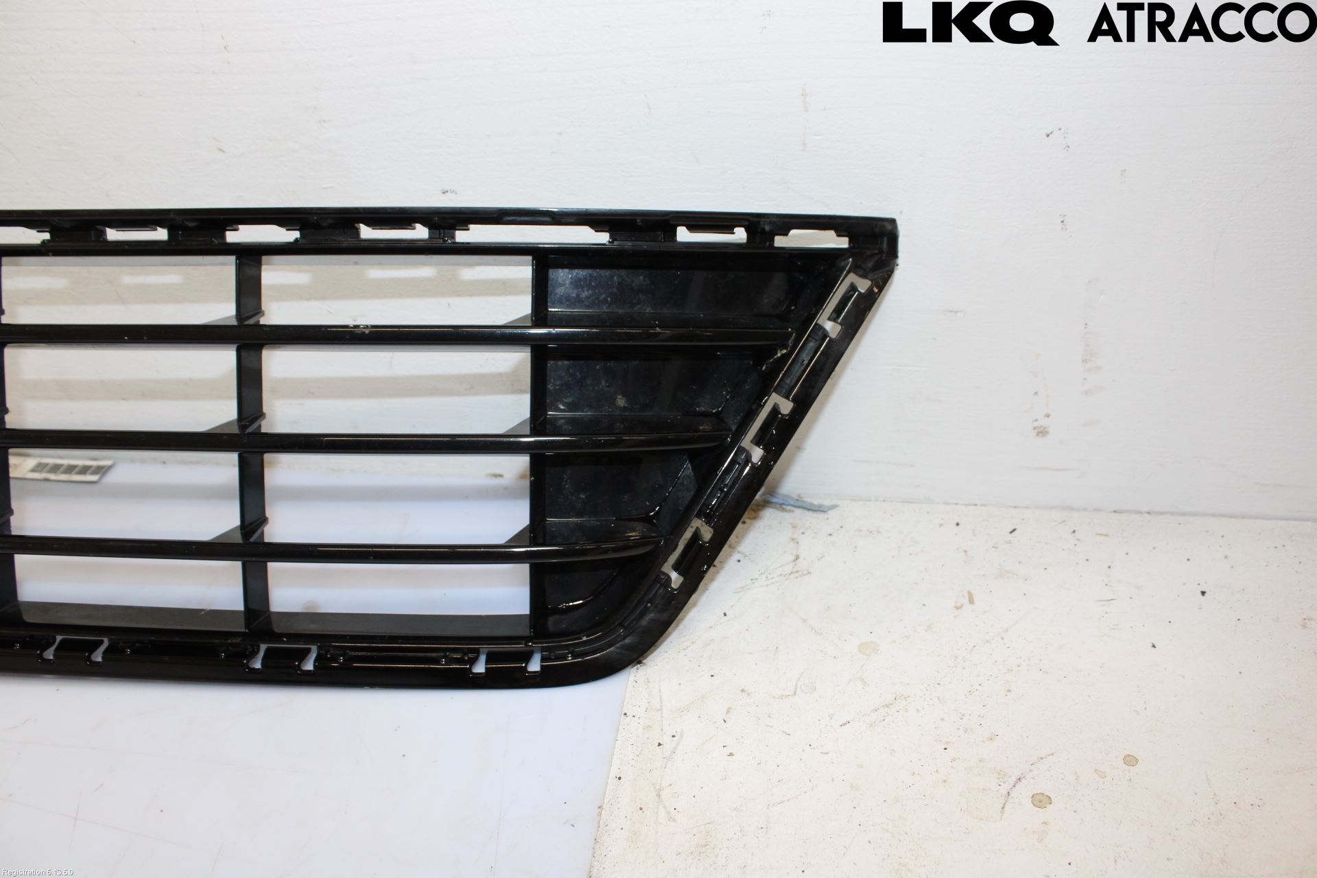 Volkswagen VW GOLF / E-GOLF VII 13-20 Grilldel Mitt