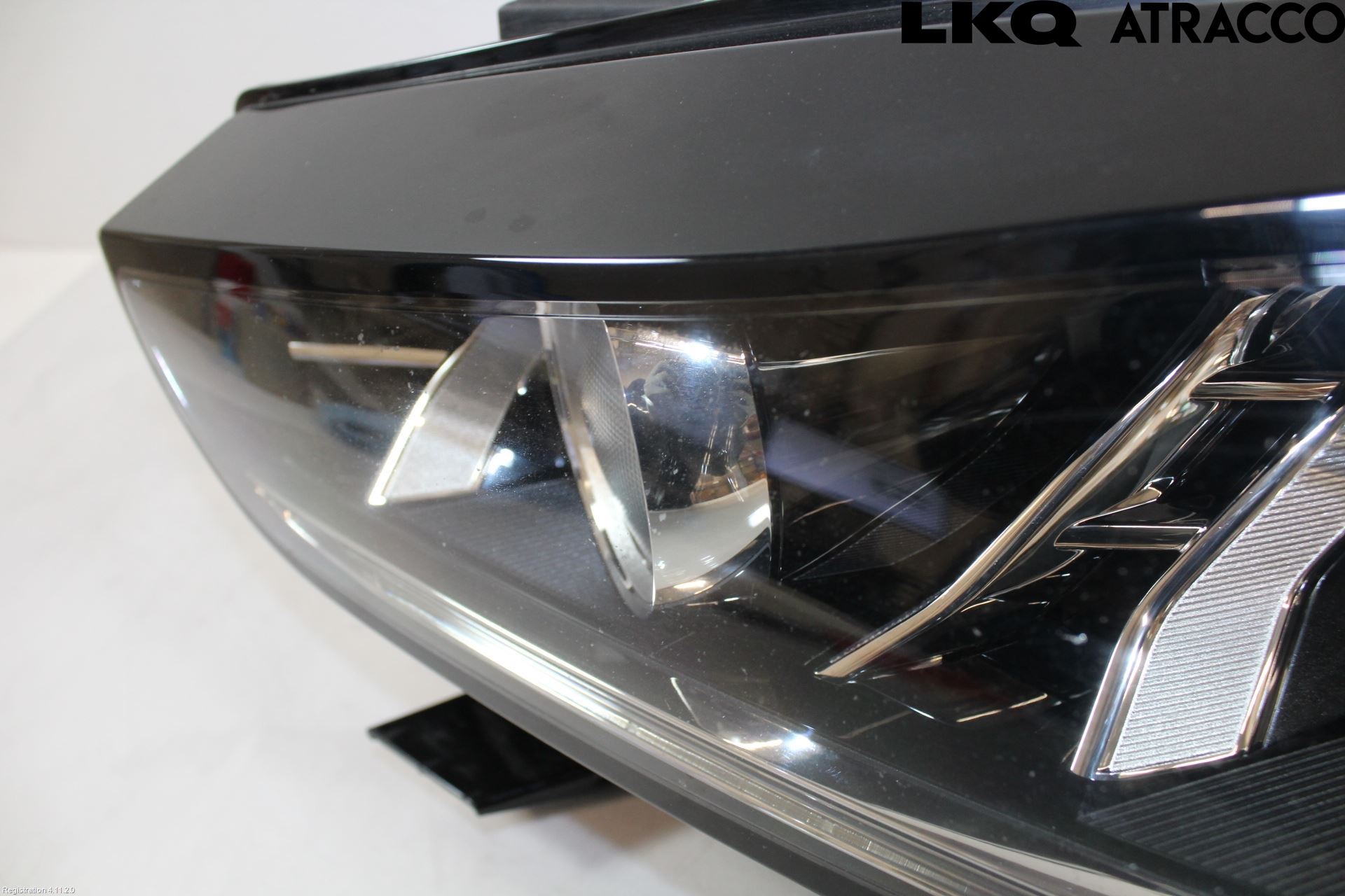 Jaguar XE (X760) 15-24 Strålkastare Vänster