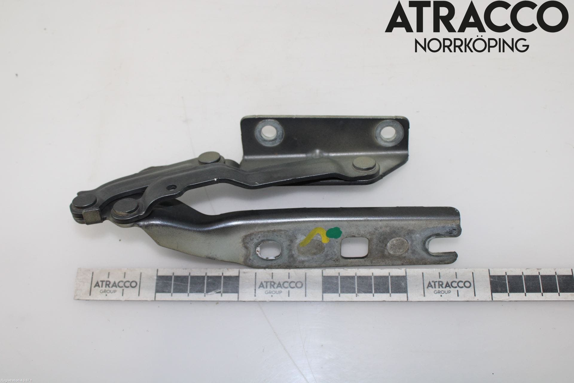 Volkswagen VW JETTA V 06-10 Huvgångjärn