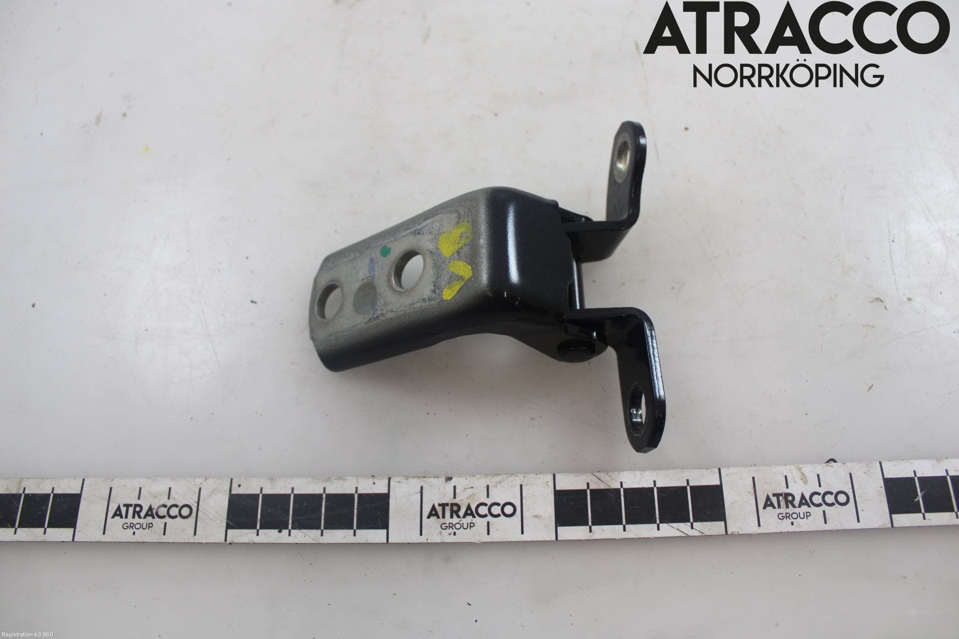 Toyota YARIS XP130 12-14 Dörrgångjärn