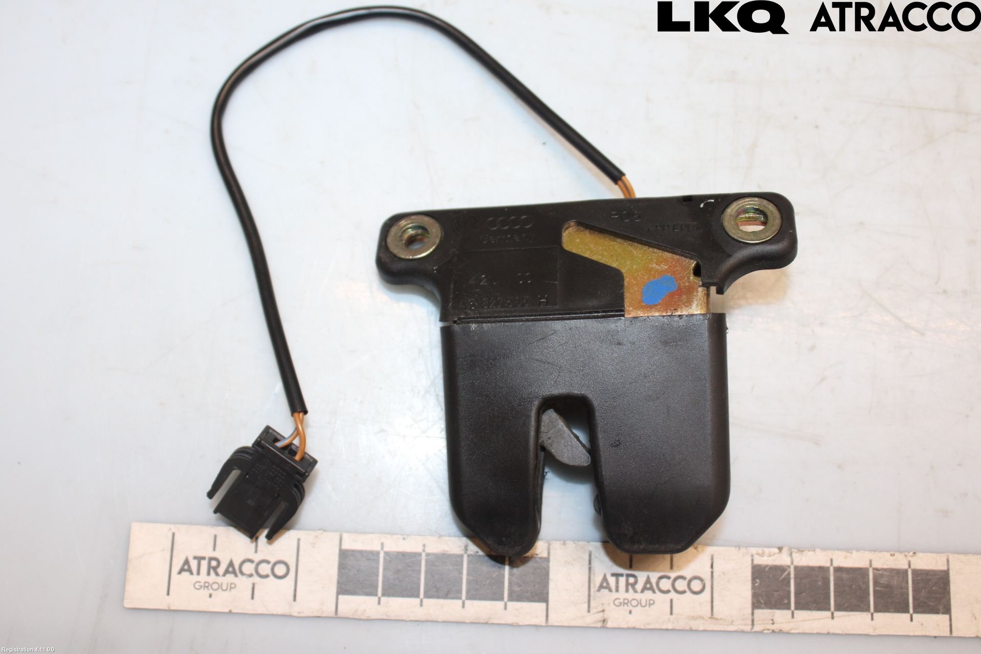 Audi A8/S8 4D 94-02 Låskista Baklucka