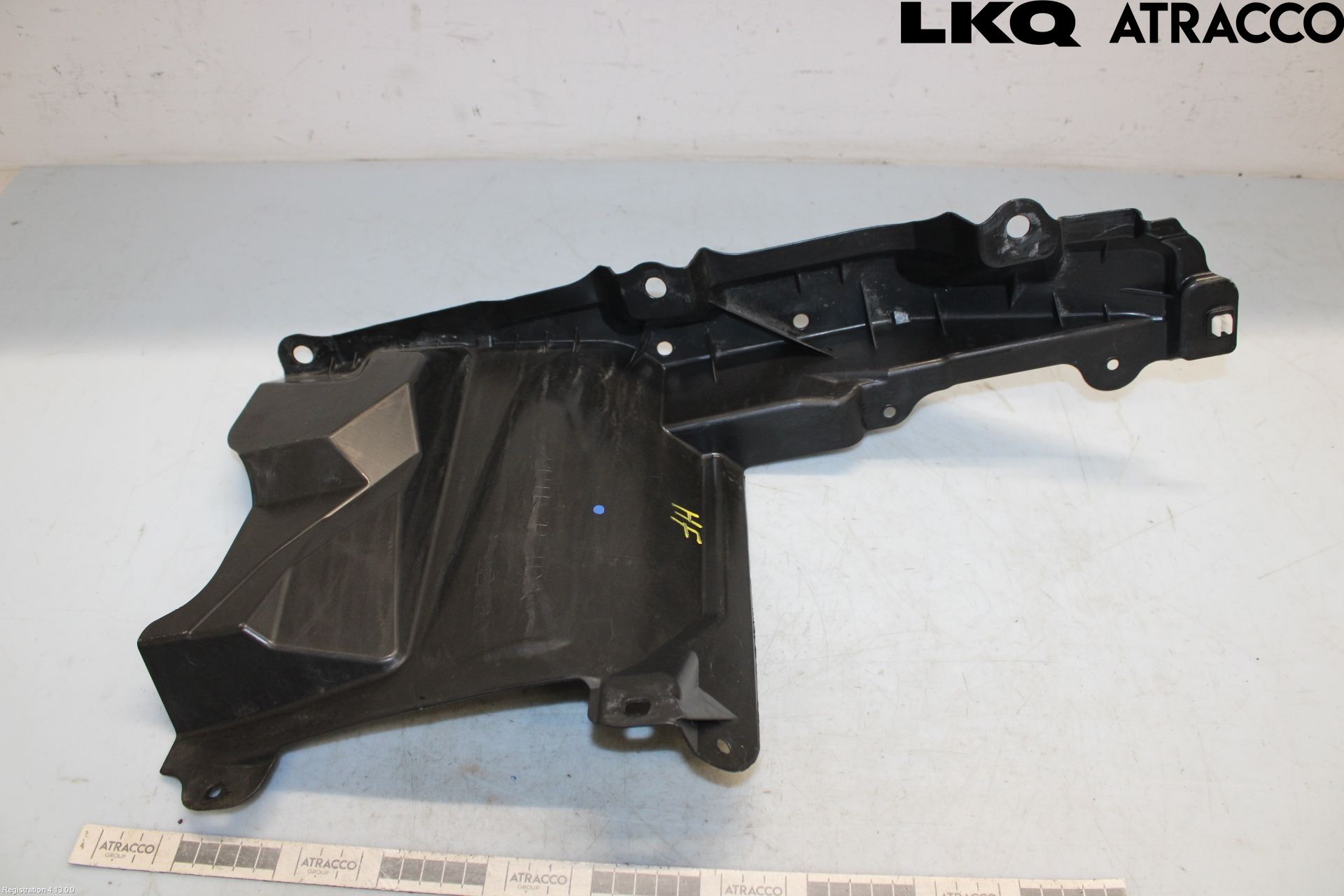 Toyota COROLLA CROSS XG10 22- Hasplåt Plåt-Plast
