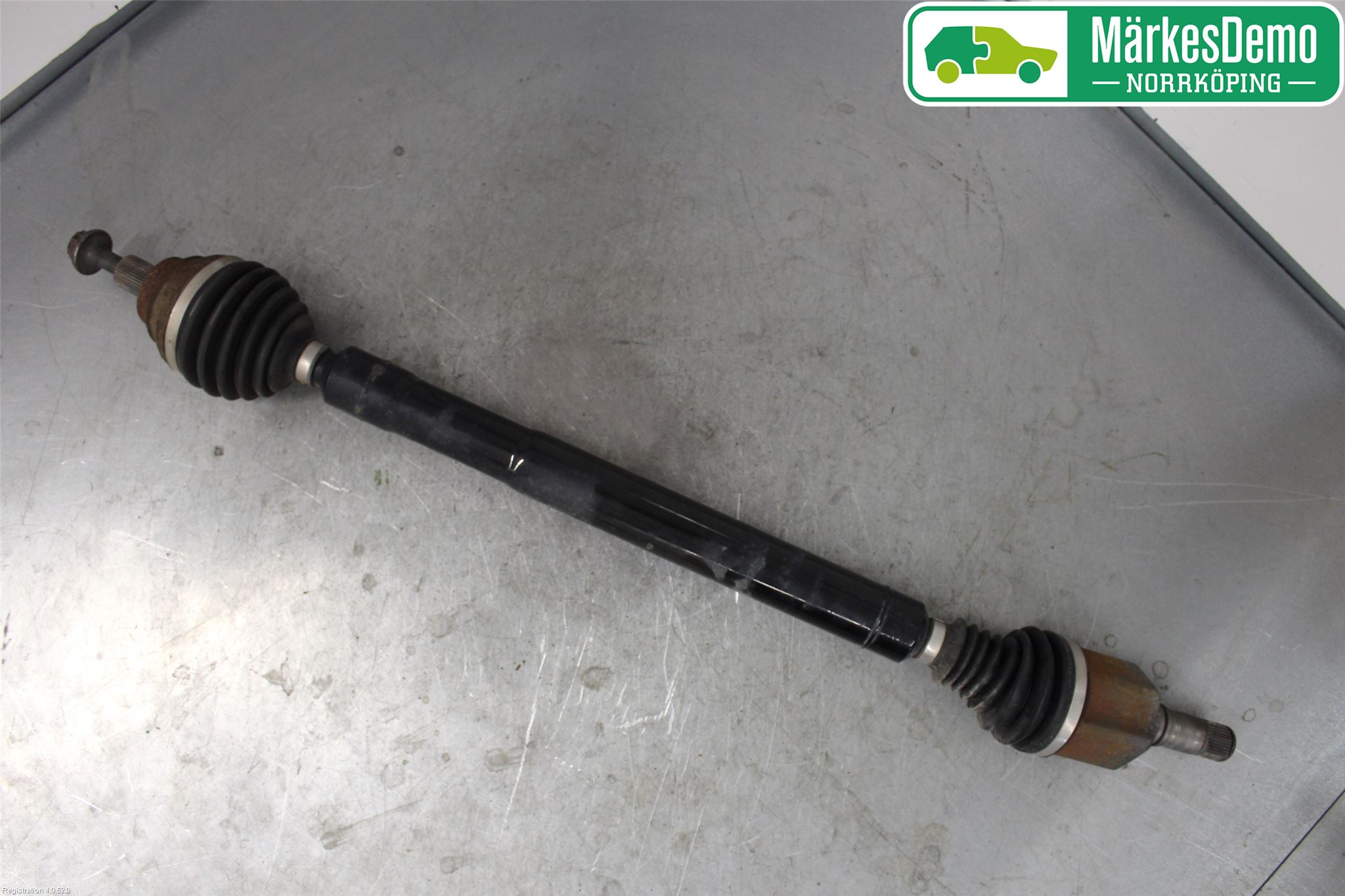 Volkswagen VW PASSAT 15-19 Drivaxel Fram Höger