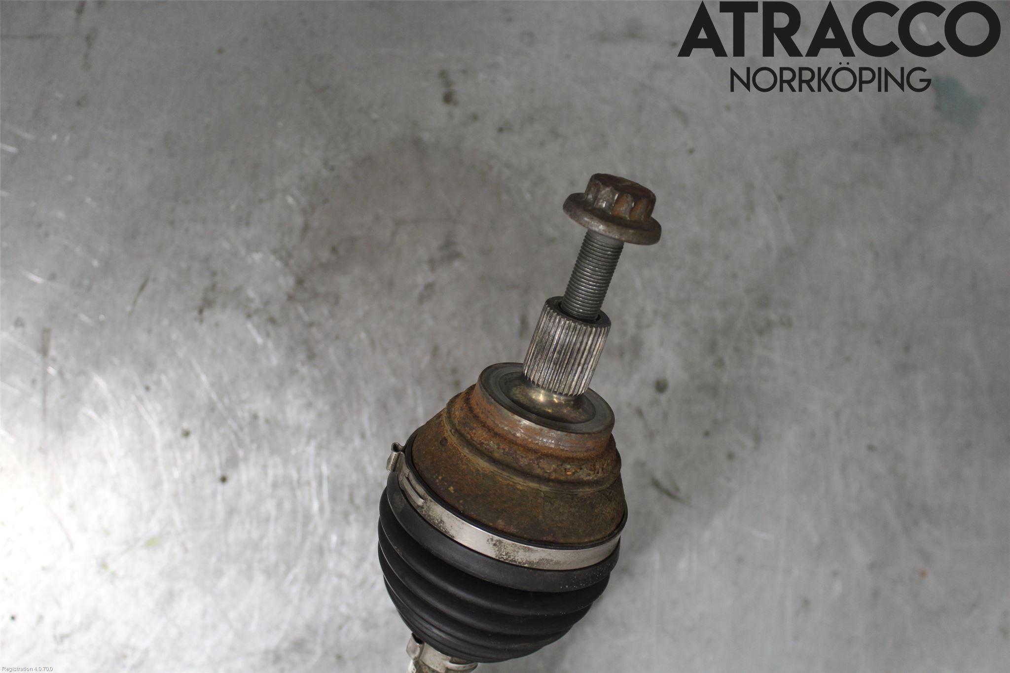 Volkswagen VW CADDY 16-20 Drivaxel Fram Vänster