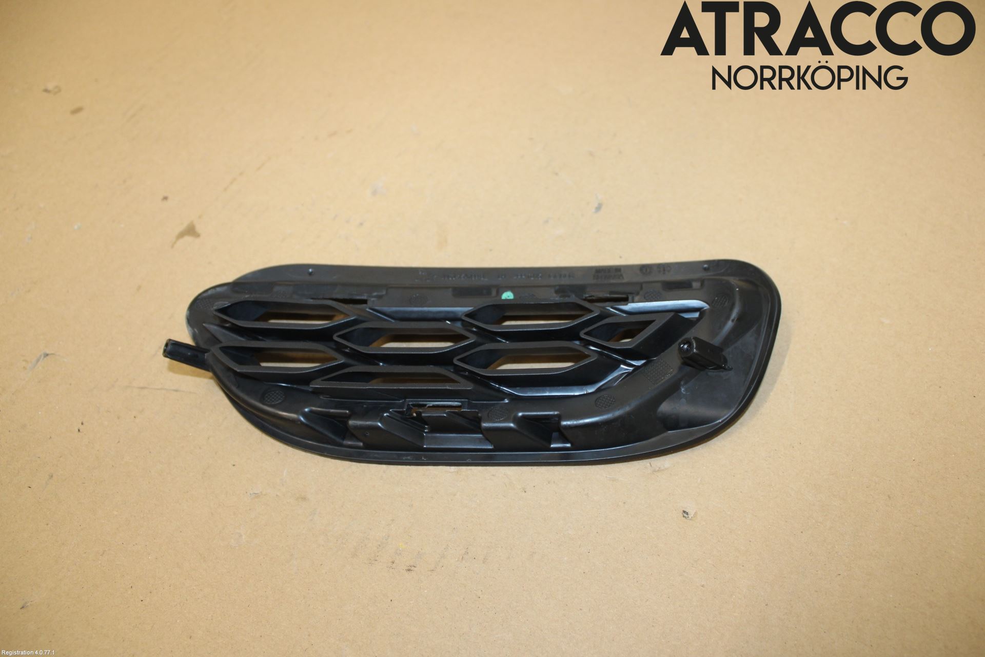 Jaguar E-PACE 17- Grilldel Vänster