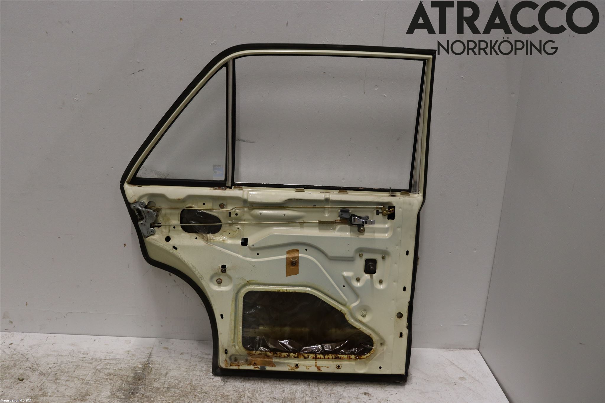 Mercedes-Benz MB COMPAKT  (W115) 68-76 Dörr Bak Vänster