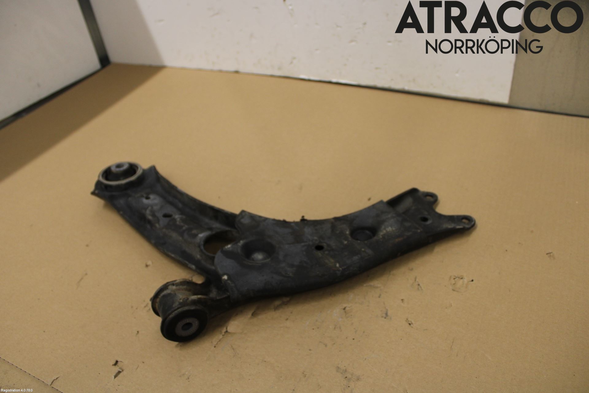 Volkswagen VW PASSAT 20-24 Bärarm Fram Undre Hö