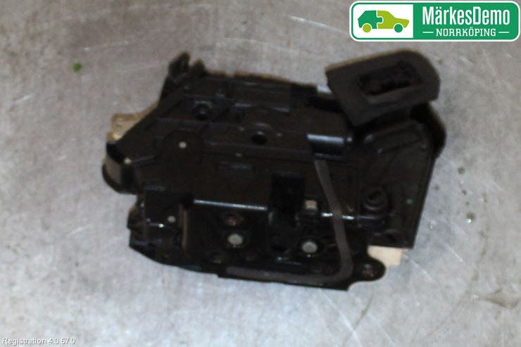 Volkswagen VW POLO 10-17 Låskista-Dörrlås