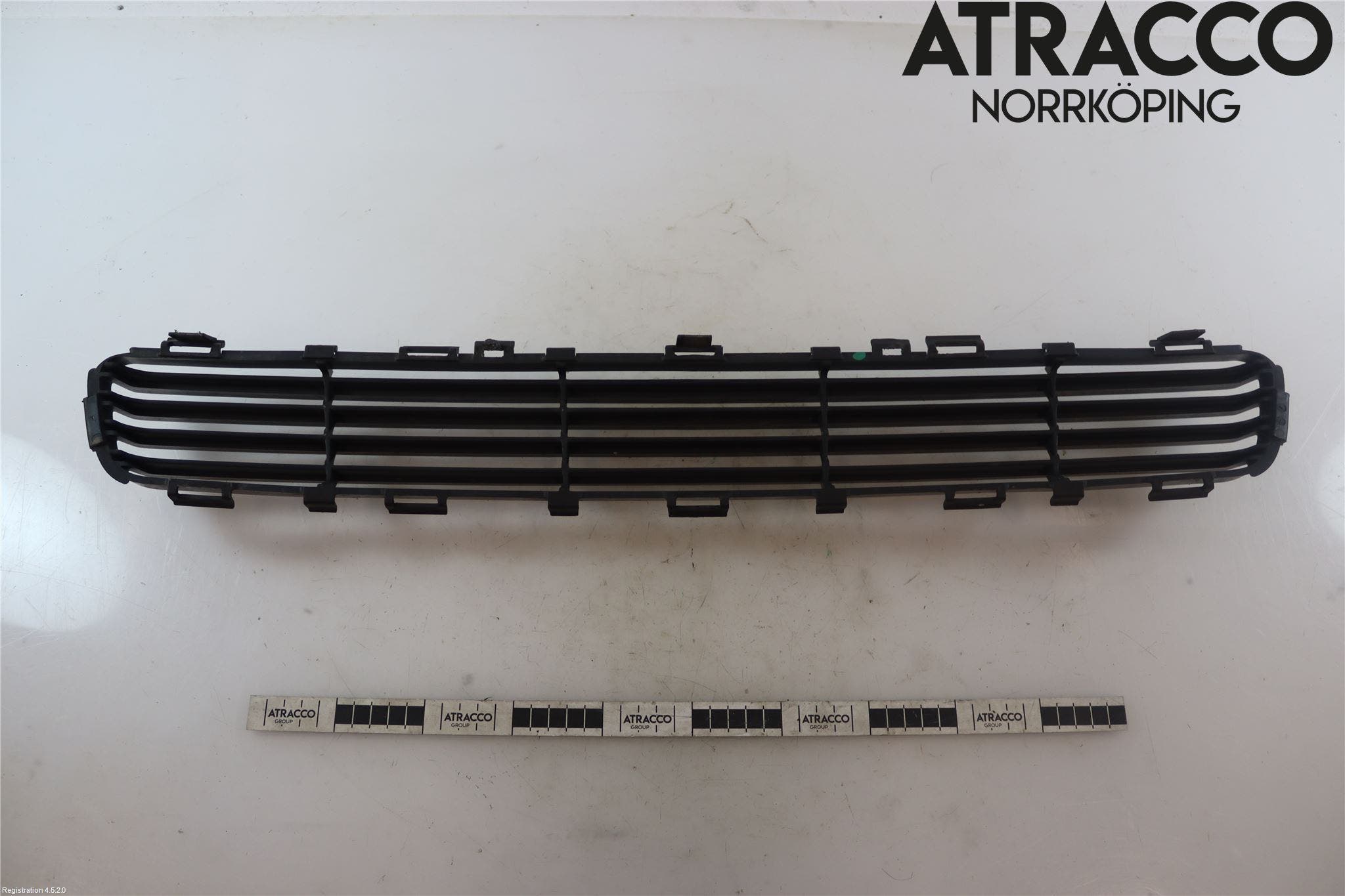 Toyota AVENSIS 03-06 Grilldel Mitt