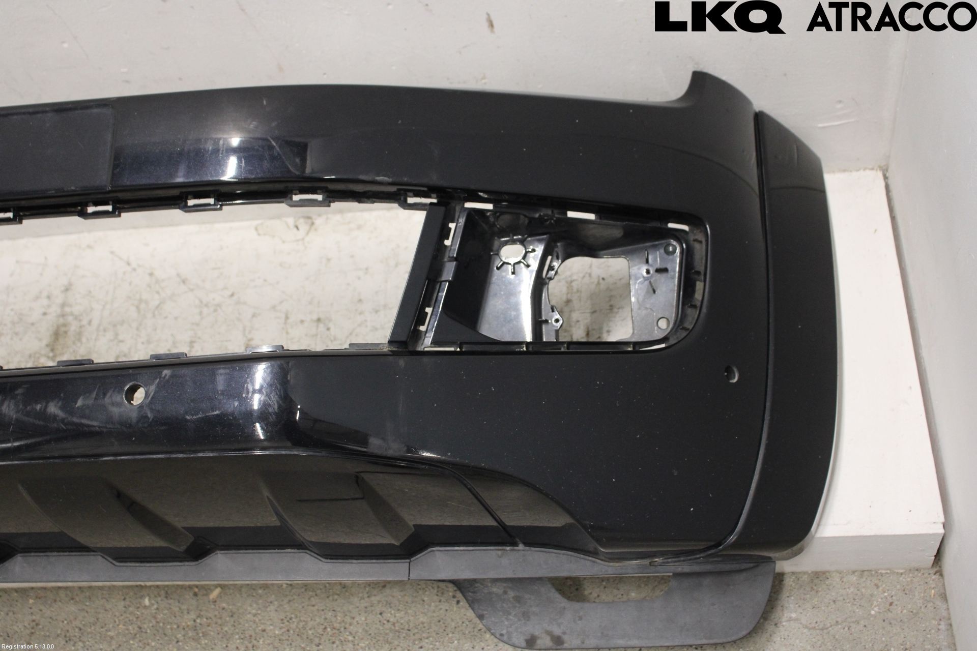 Volkswagen VW AMAROK 2H 10-22 Stötfångarbeklädnad Fram