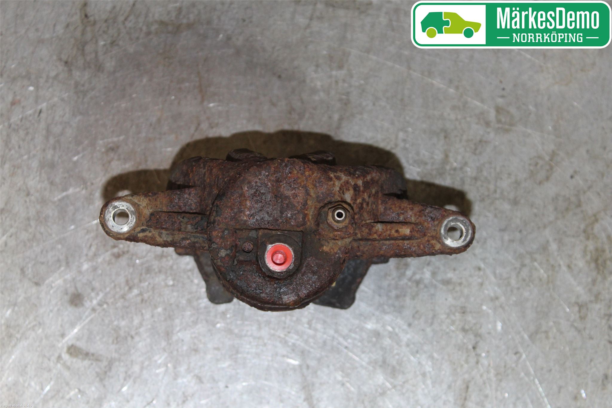 Toyota AVENSIS 03-06 Bromsok Fram Höger