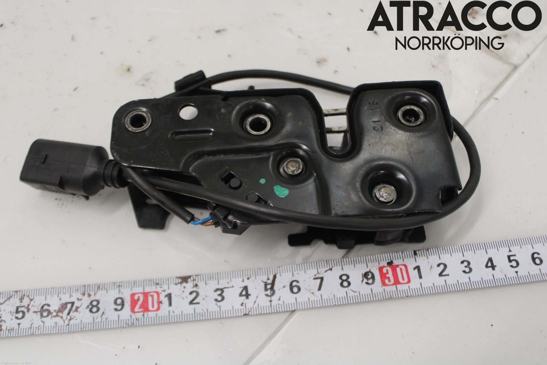 Audi A4/S4 08-11 Huvlås