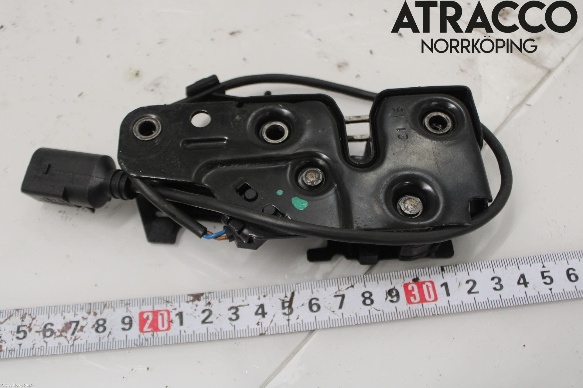 Audi A4/S4 08-11 Huvlås