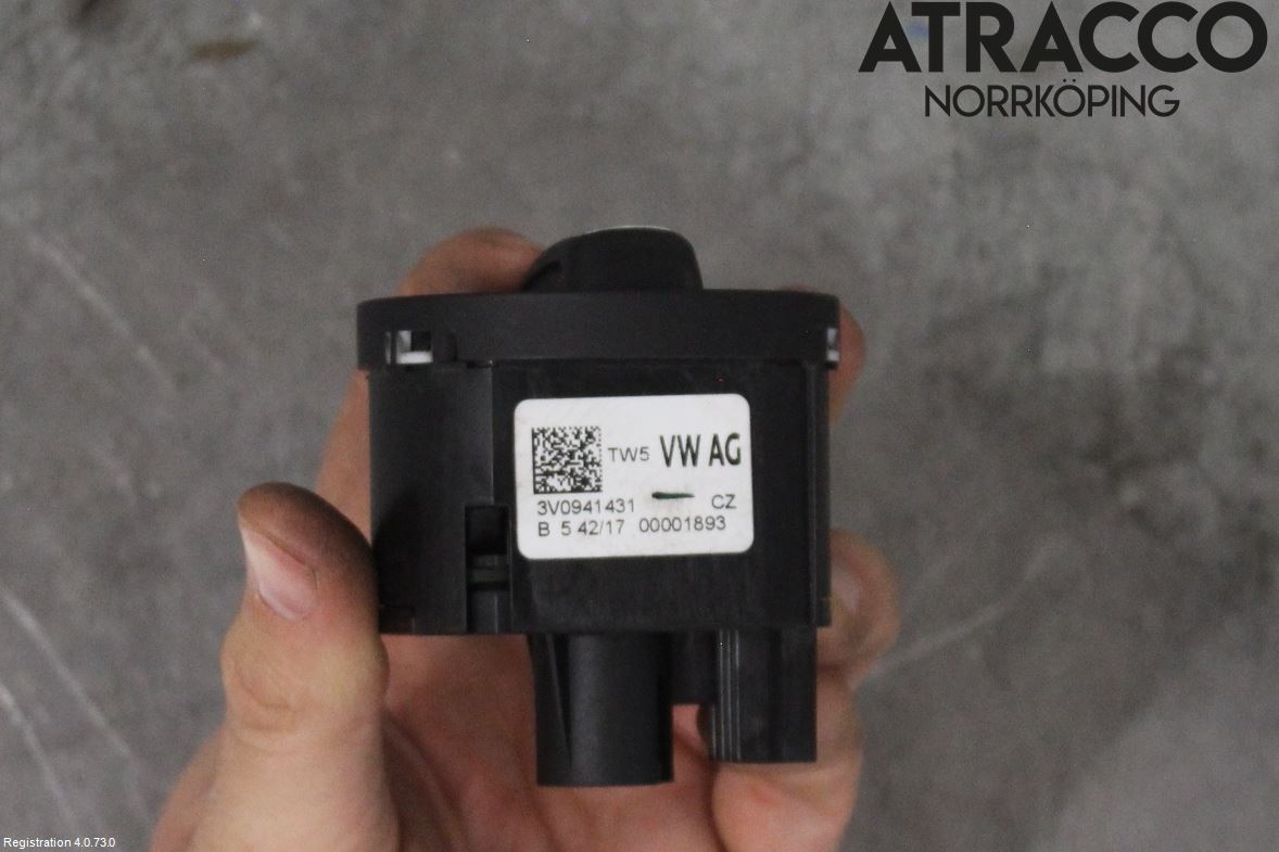 Skoda SUPERB 16-24 Strömställare Ljus