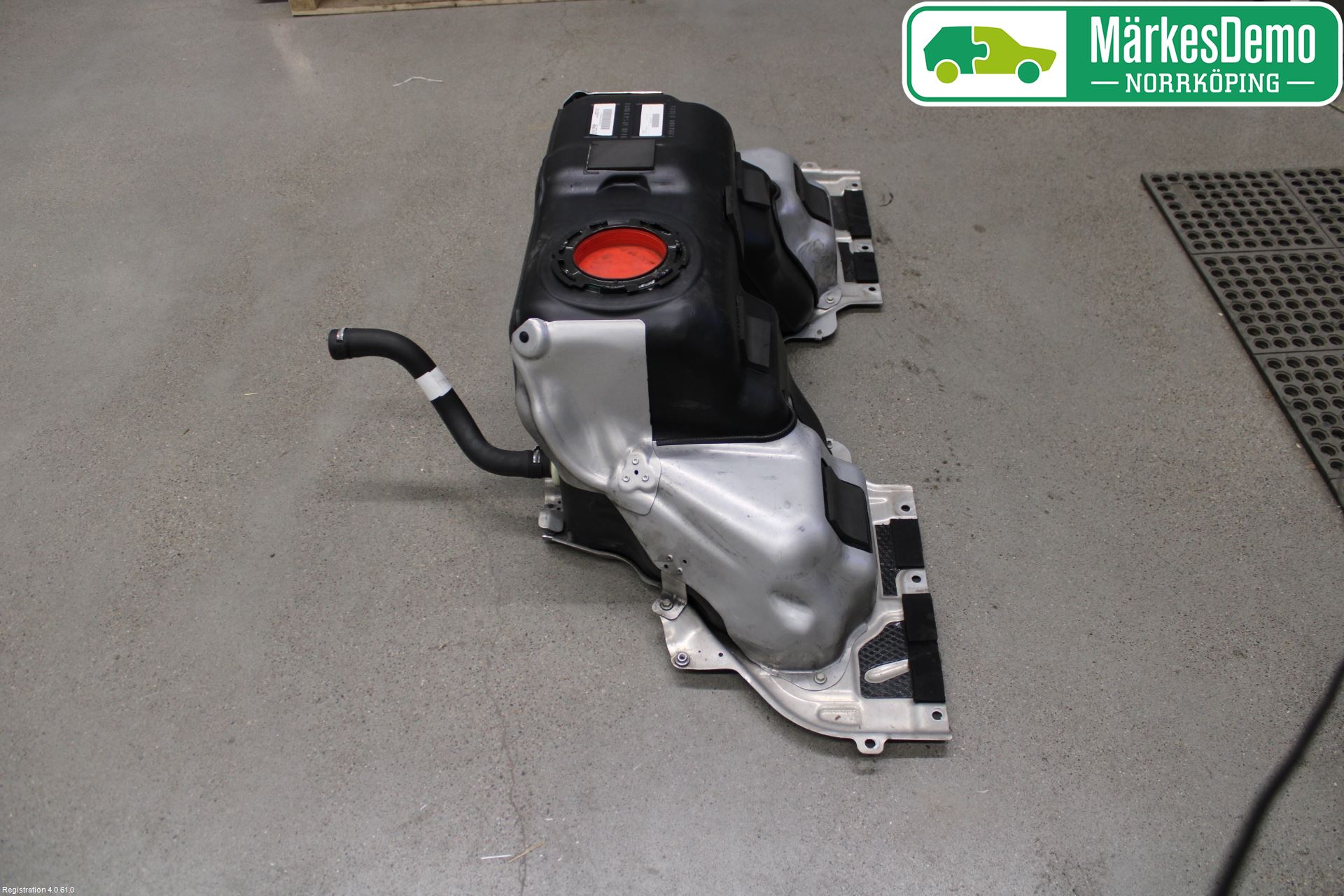 Jaguar F-TYPE Bränsletank