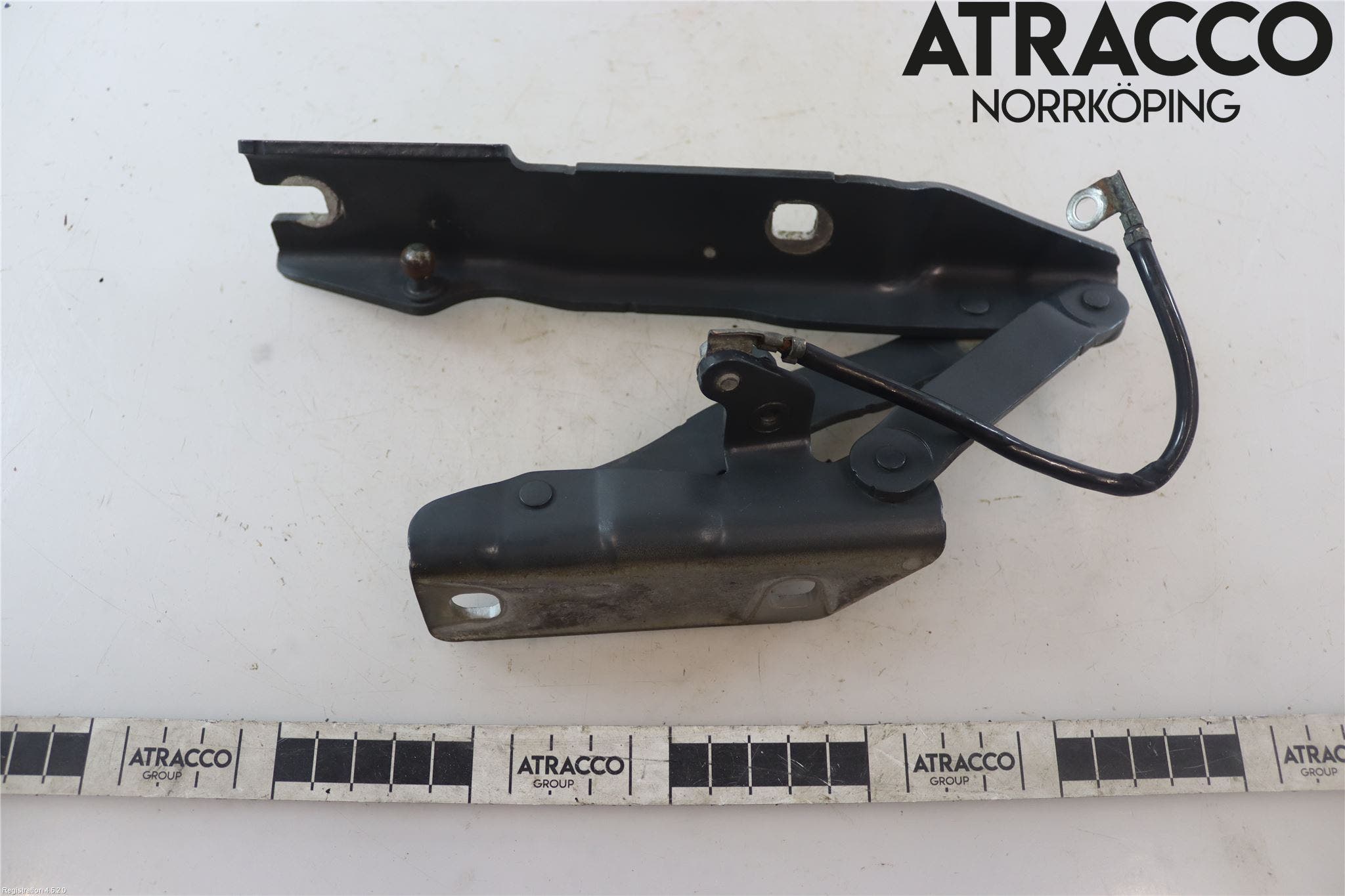 BMW 5 E60/61 Sed/Tou 02-10 Huvgångjärn