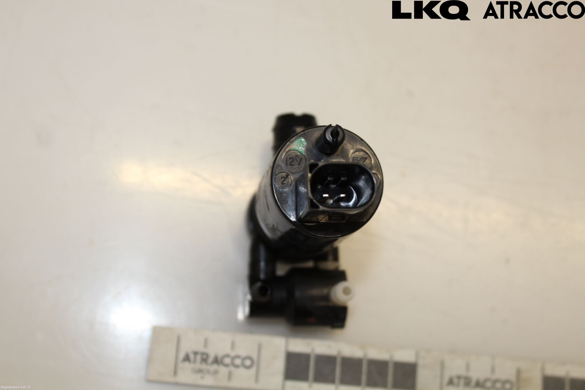 Volvo V90 17->> Spolarpump Vindruta