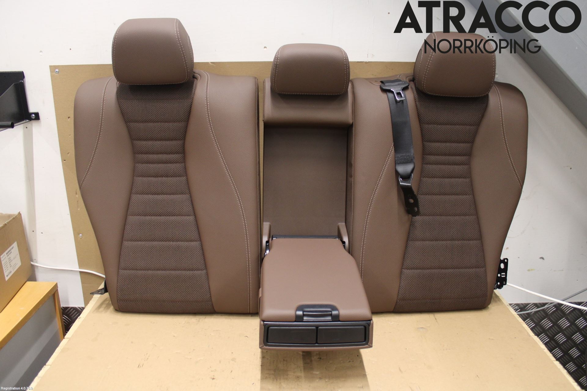 Mercedes-Benz MB E-KLASS (W213) 16-23 Inredning Baksäte