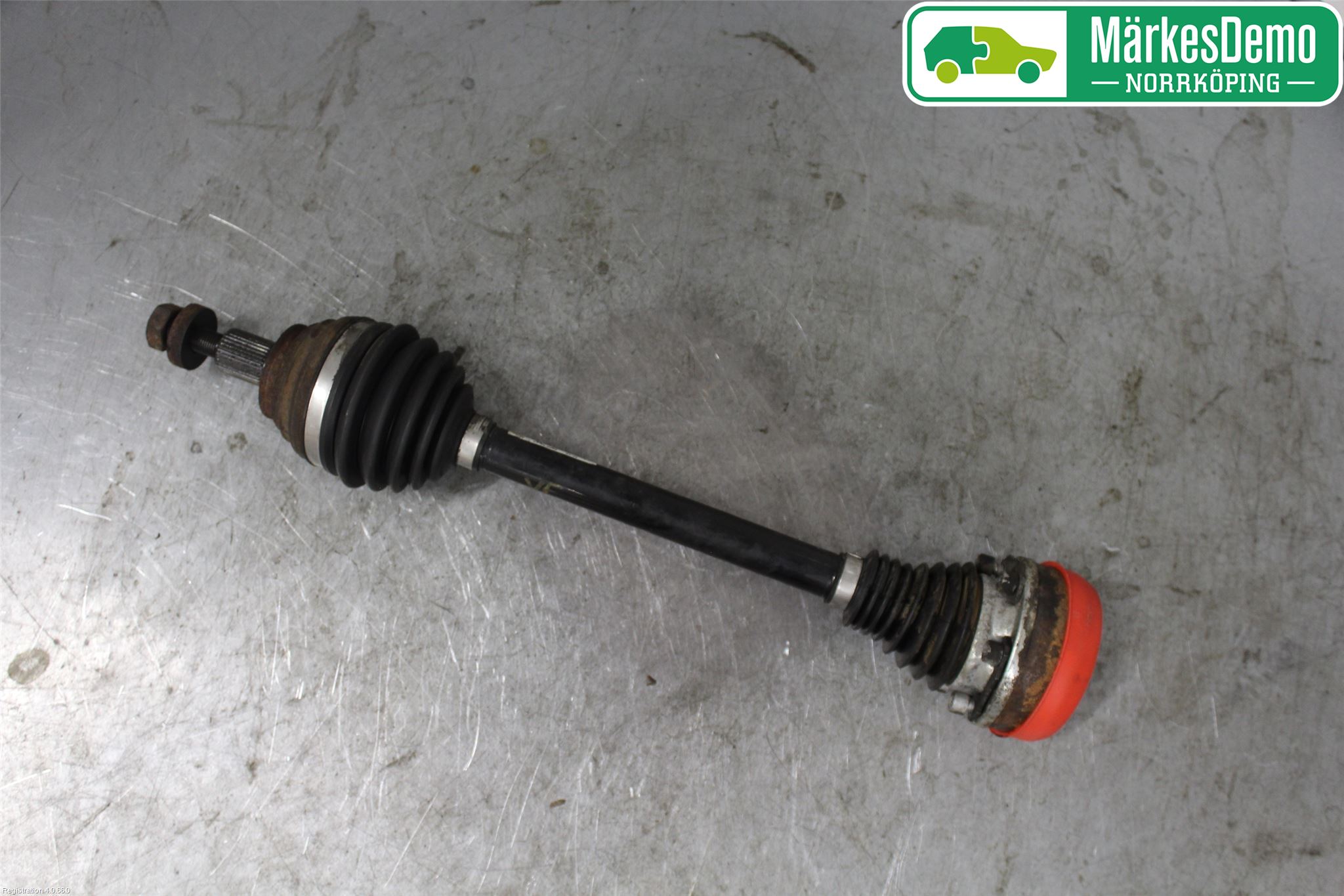 Volkswagen VW PASSAT 05-11 Drivaxel Fram Vänster