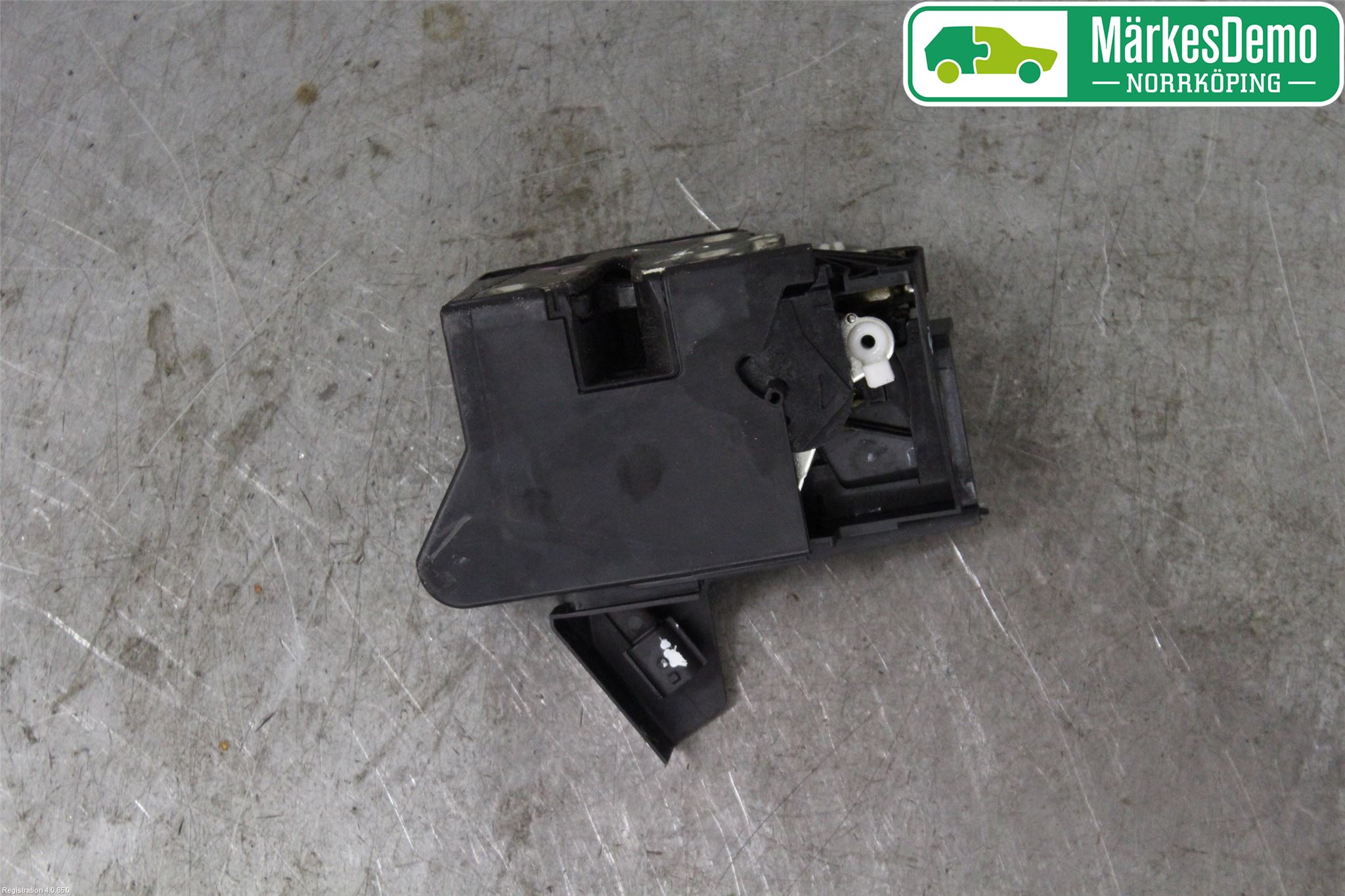 Dacia SANDERO/STEPWAY 13-20 Låskista-Dörrlås