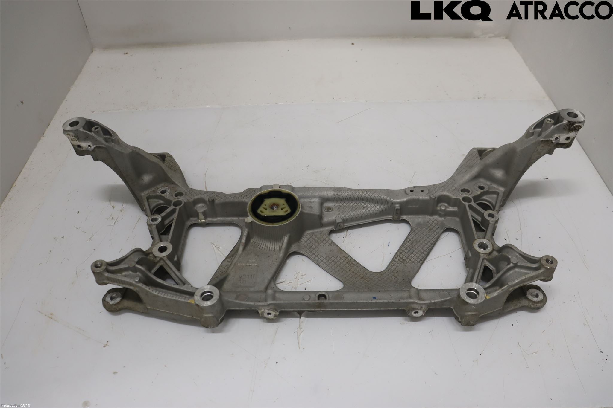 Volkswagen VW PASSAT 15-19 Framvagnsbalk