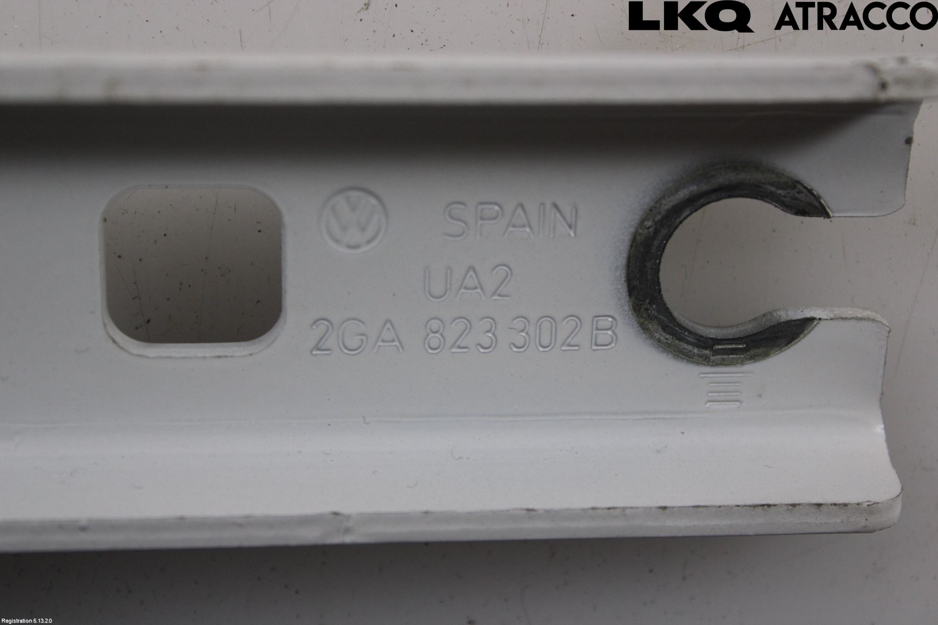 Volkswagen VW T-ROC 18- Huvgångjärn