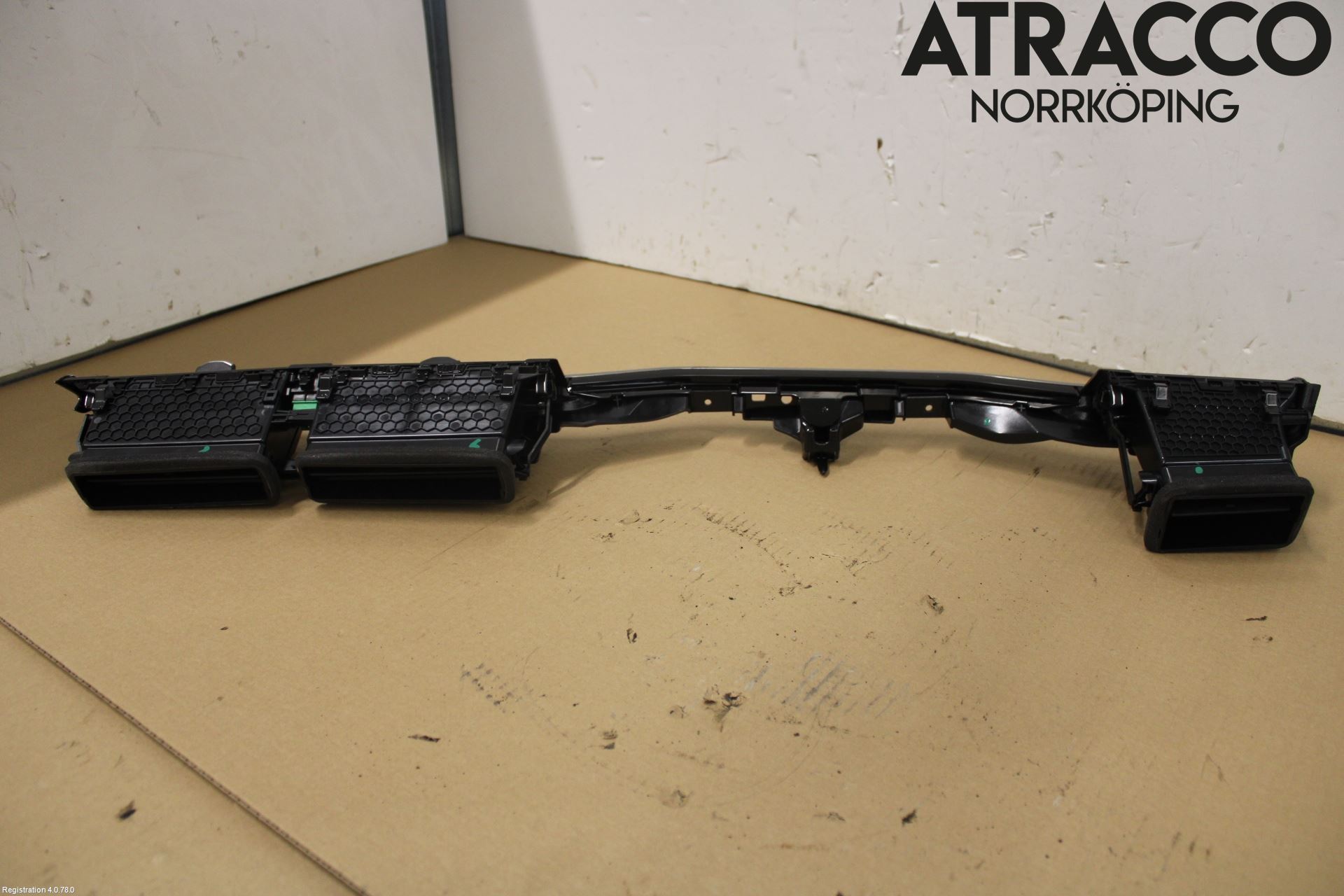 Landrover LAND ROVER RANGE ROVER EVOQUE (L551) 19- Defrosterkanal-Munstycke