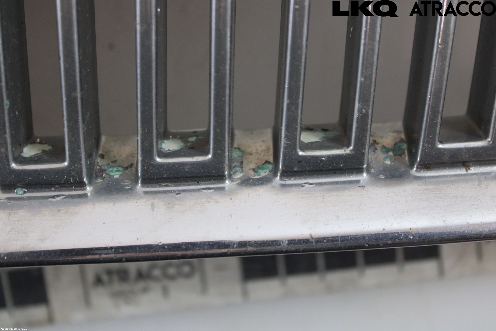 Volvo V70 00-04 Grill Komp