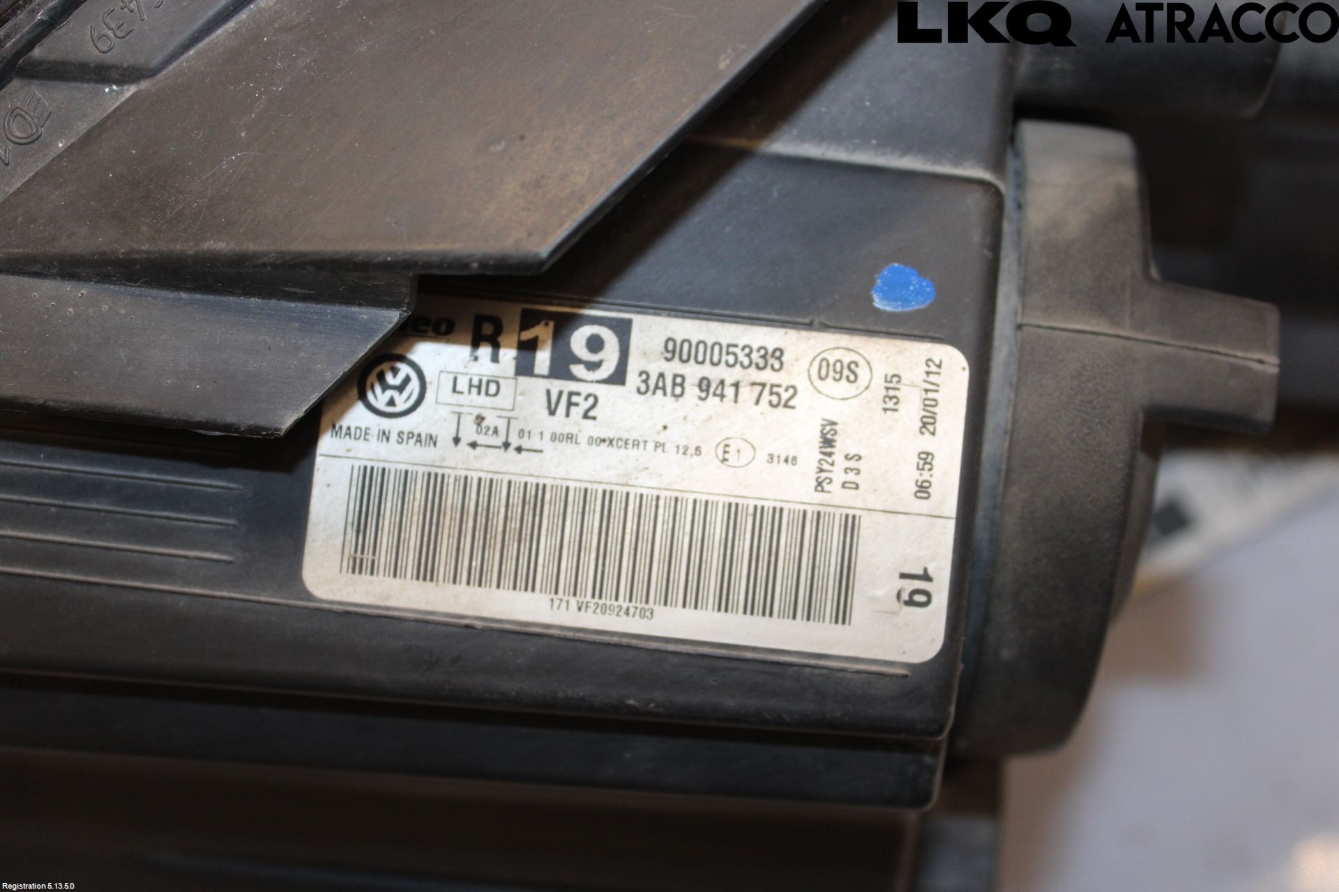 Volkswagen VW PASSAT 11-14 Strålkastare Höger