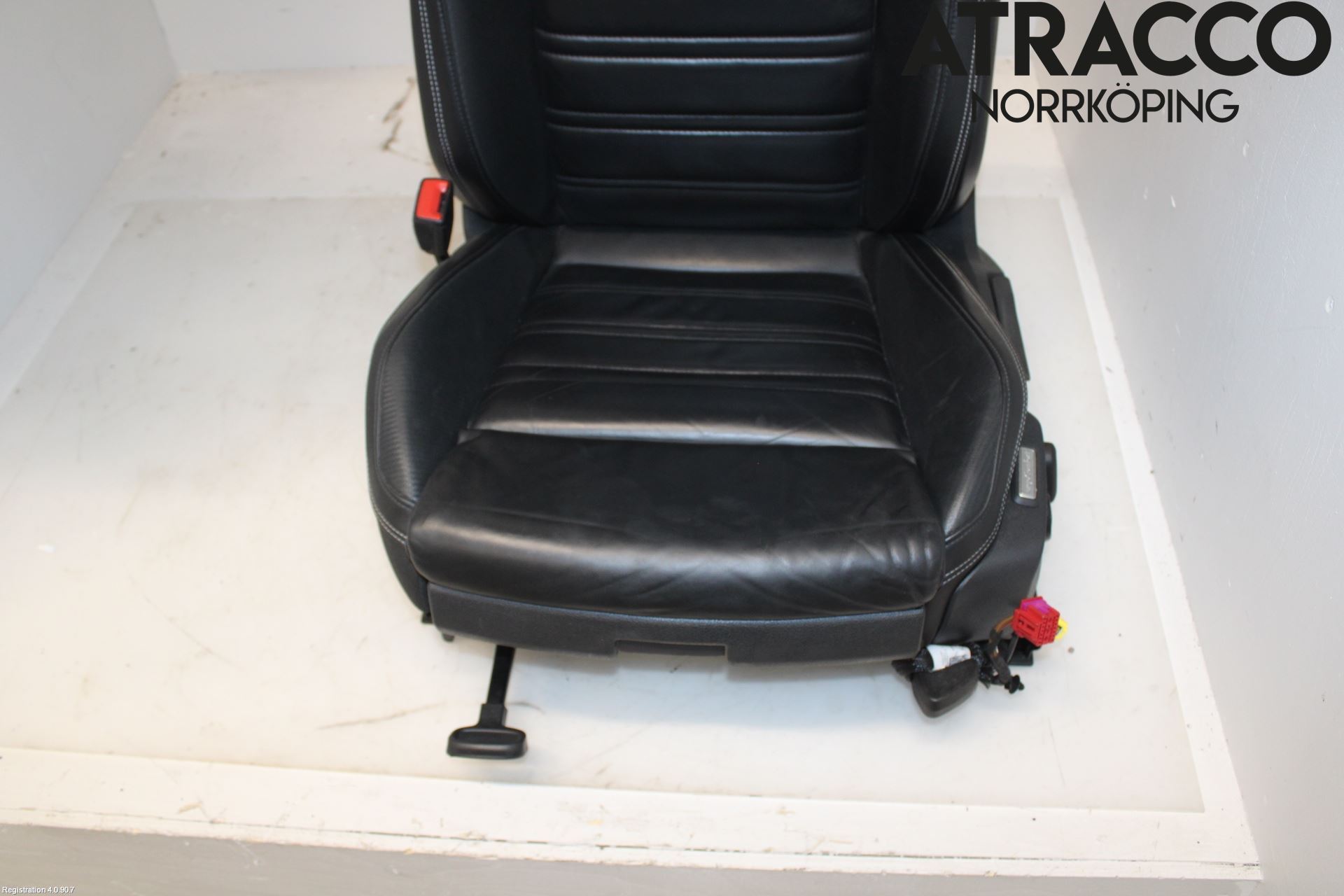 Volkswagen VW PASSAT 20-24 Inredning Stol Fram Vä
