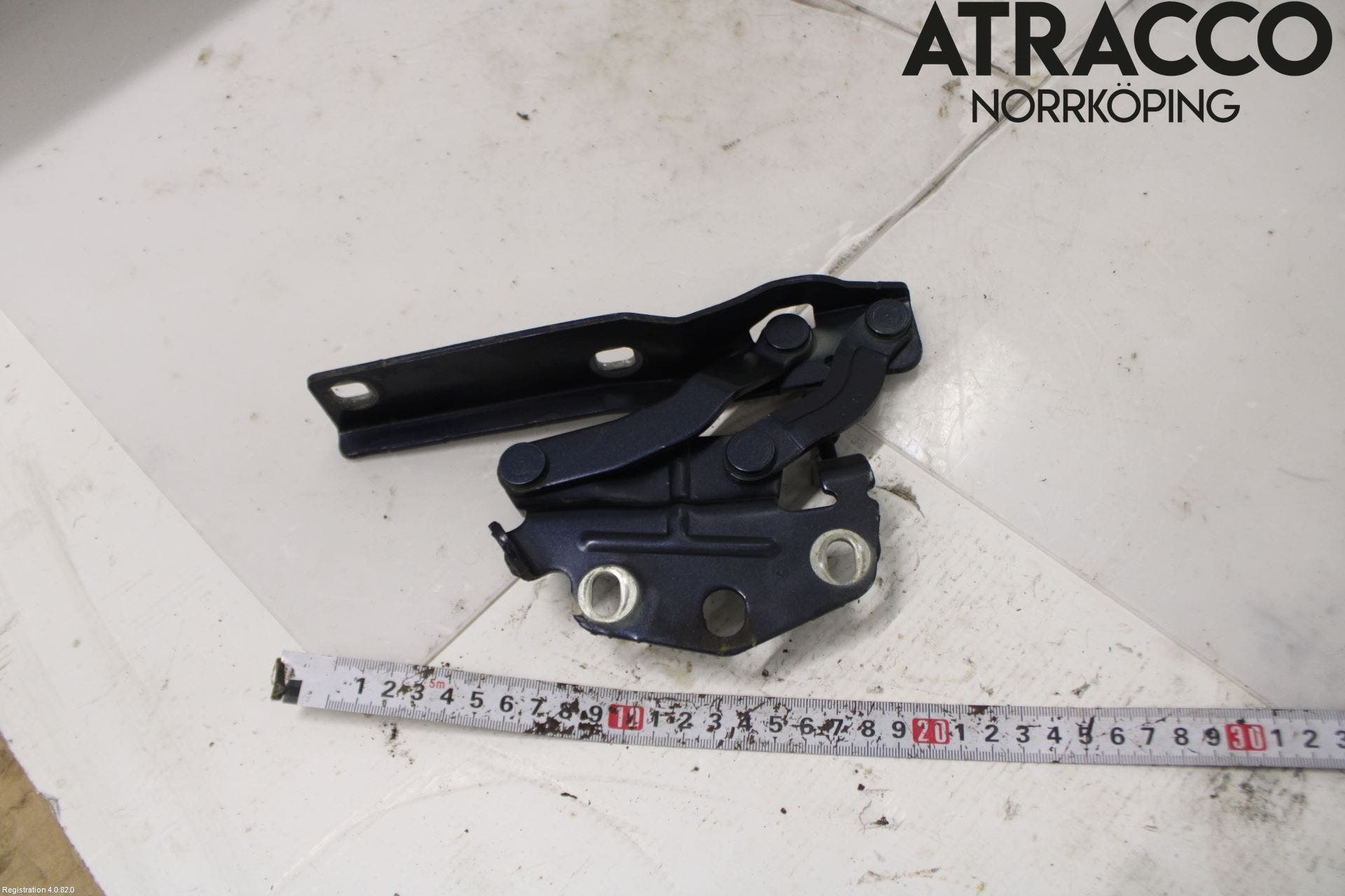 Volkswagen VW PASSAT 11-14 Huvgångjärn