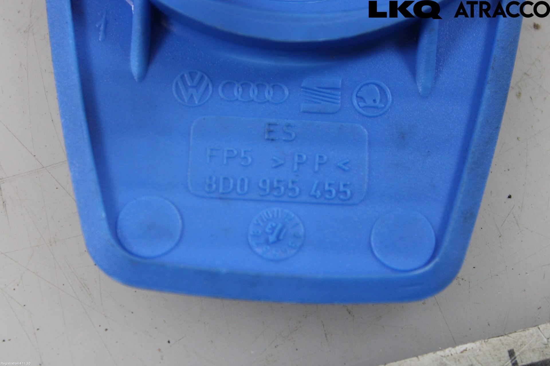 Audi A4 ALLROAD 09-16 Spolartanklock