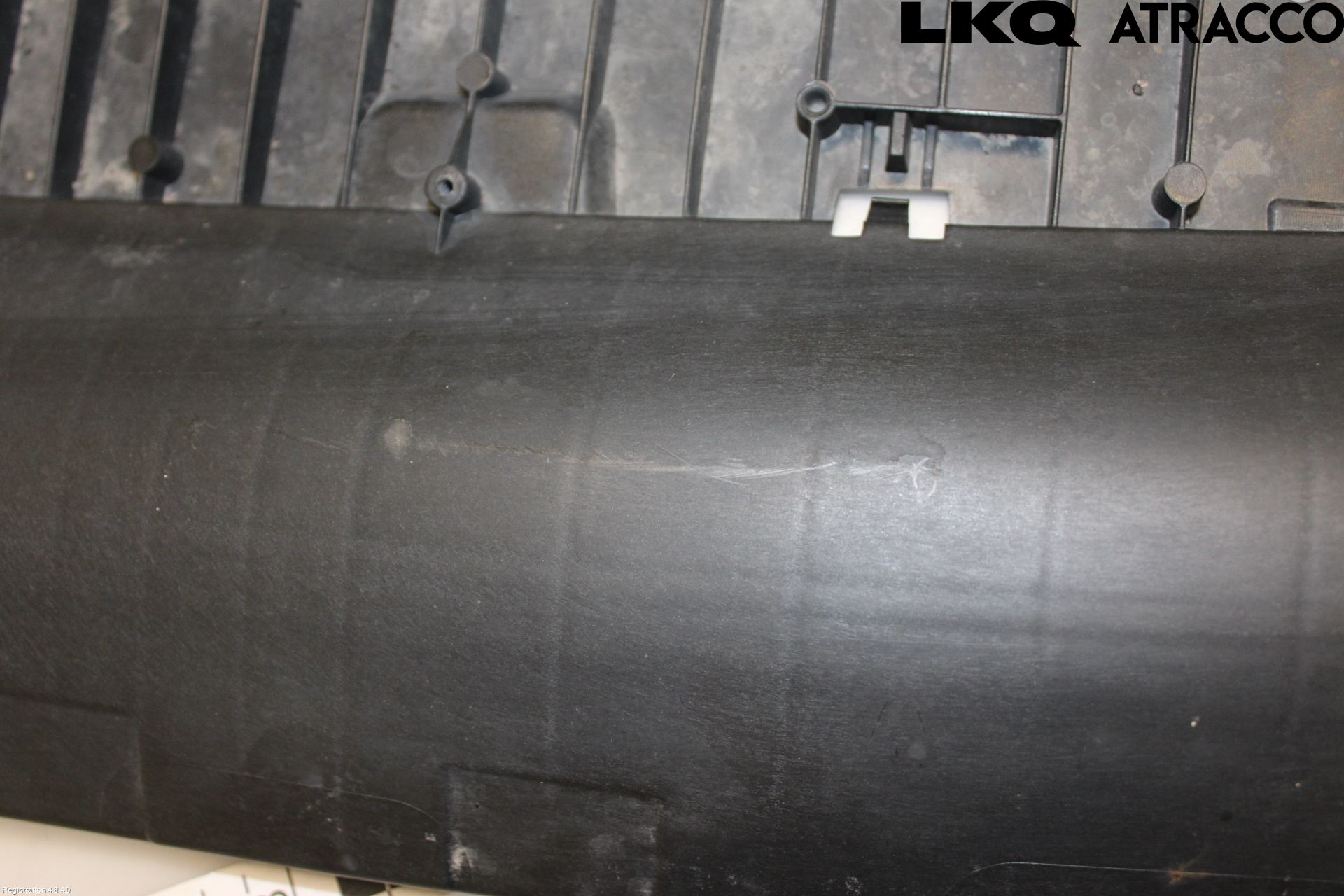 Audi A4/S4 B9 20- Hasplåt Plåt-Plast