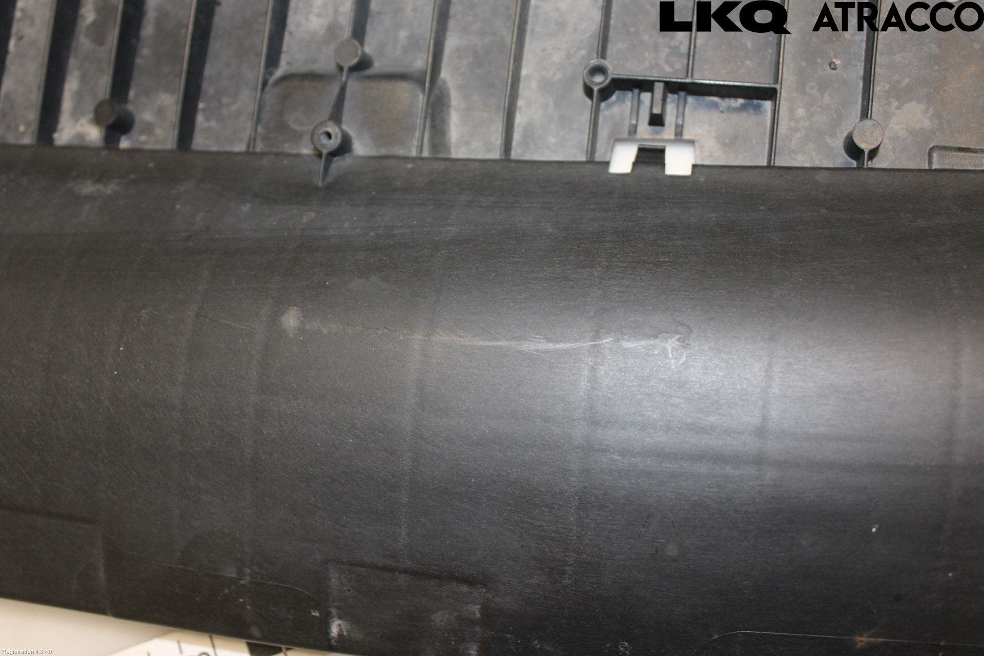 Audi A4/S4 B9 20- Hasplåt Plåt-Plast