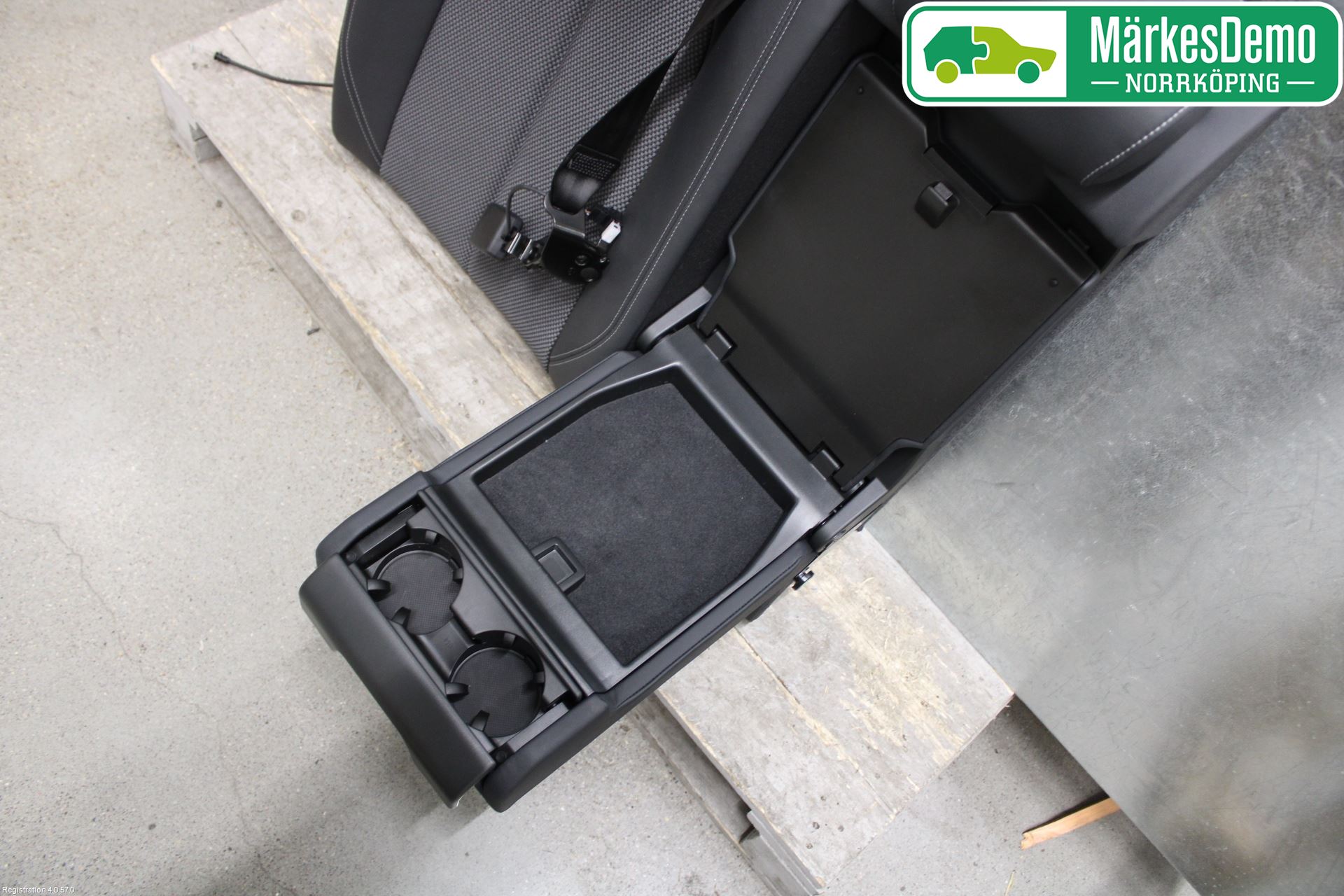 Audi A6 F2/C8 19- Inredning Baksäte