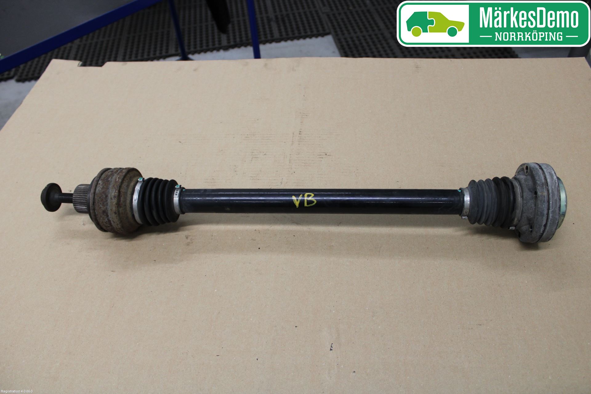 Audi Q7/SQ7 Drivaxel Bak Vänster