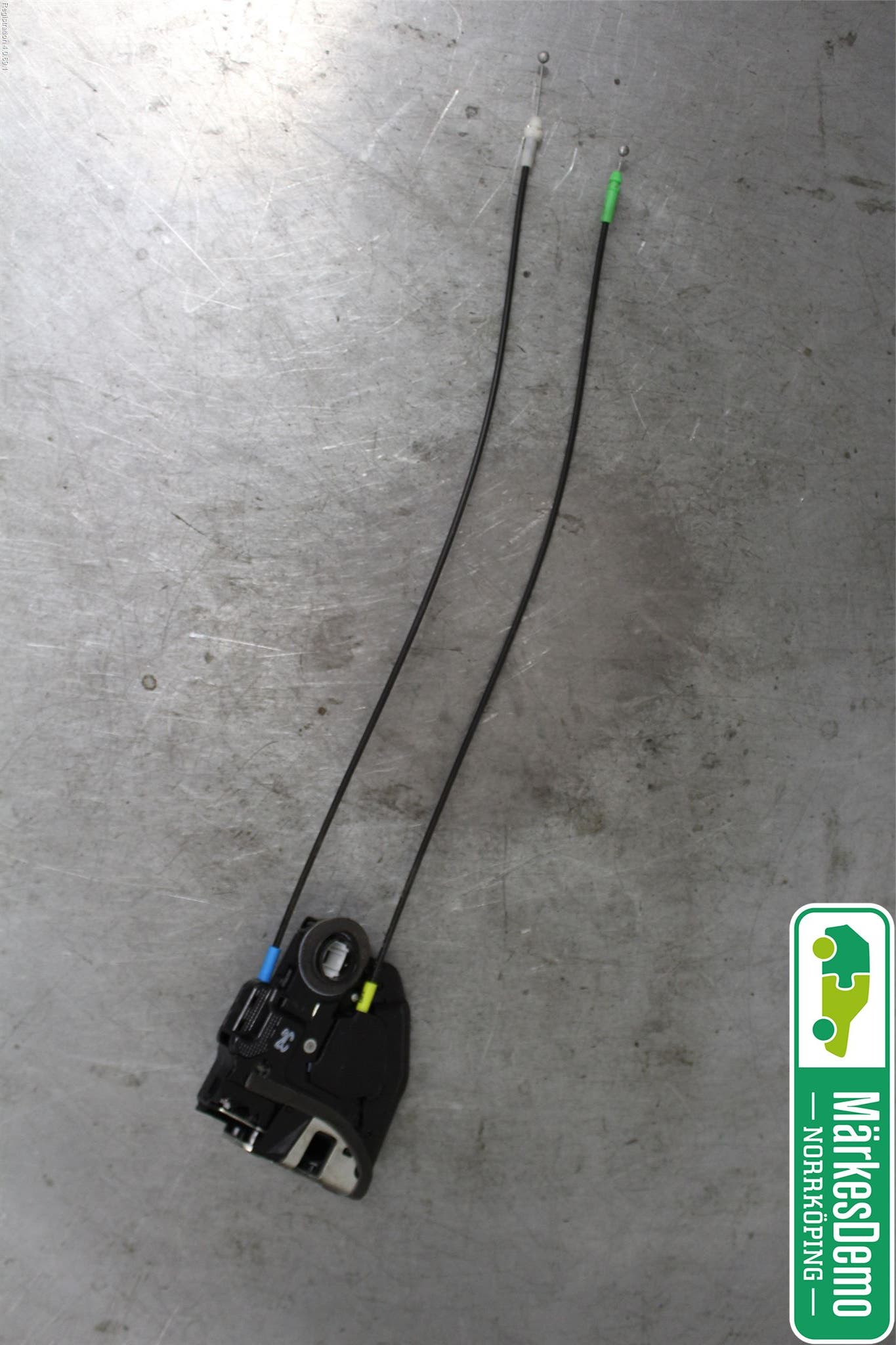 Toyota AURIS 10-12 Låskista-Dörrlås