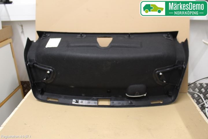 Audi A4/S4 B9 20- Inredning Bakluckeklädsel