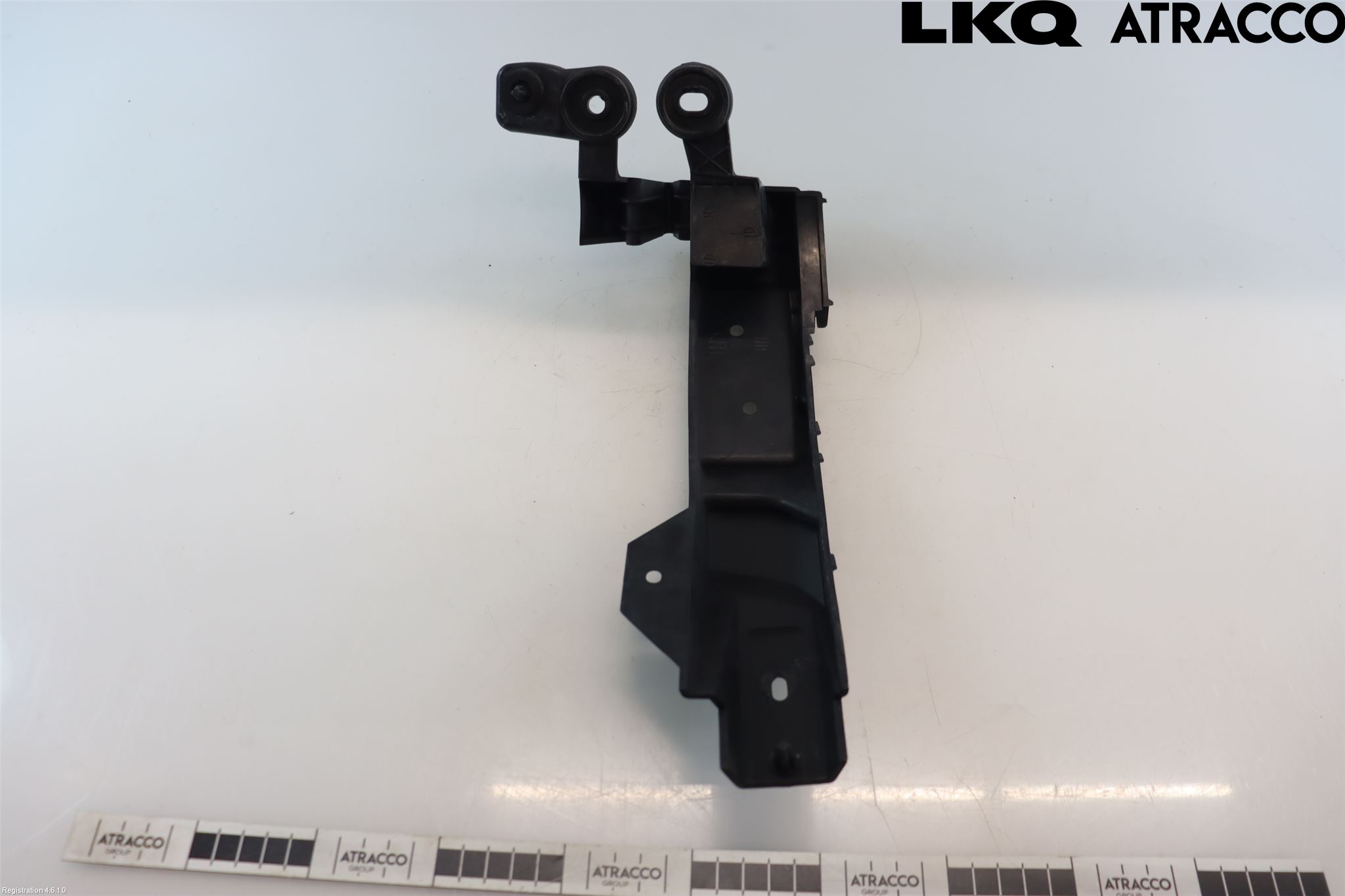 Jaguar F-PACE Stötfångarfäste Bak Vä