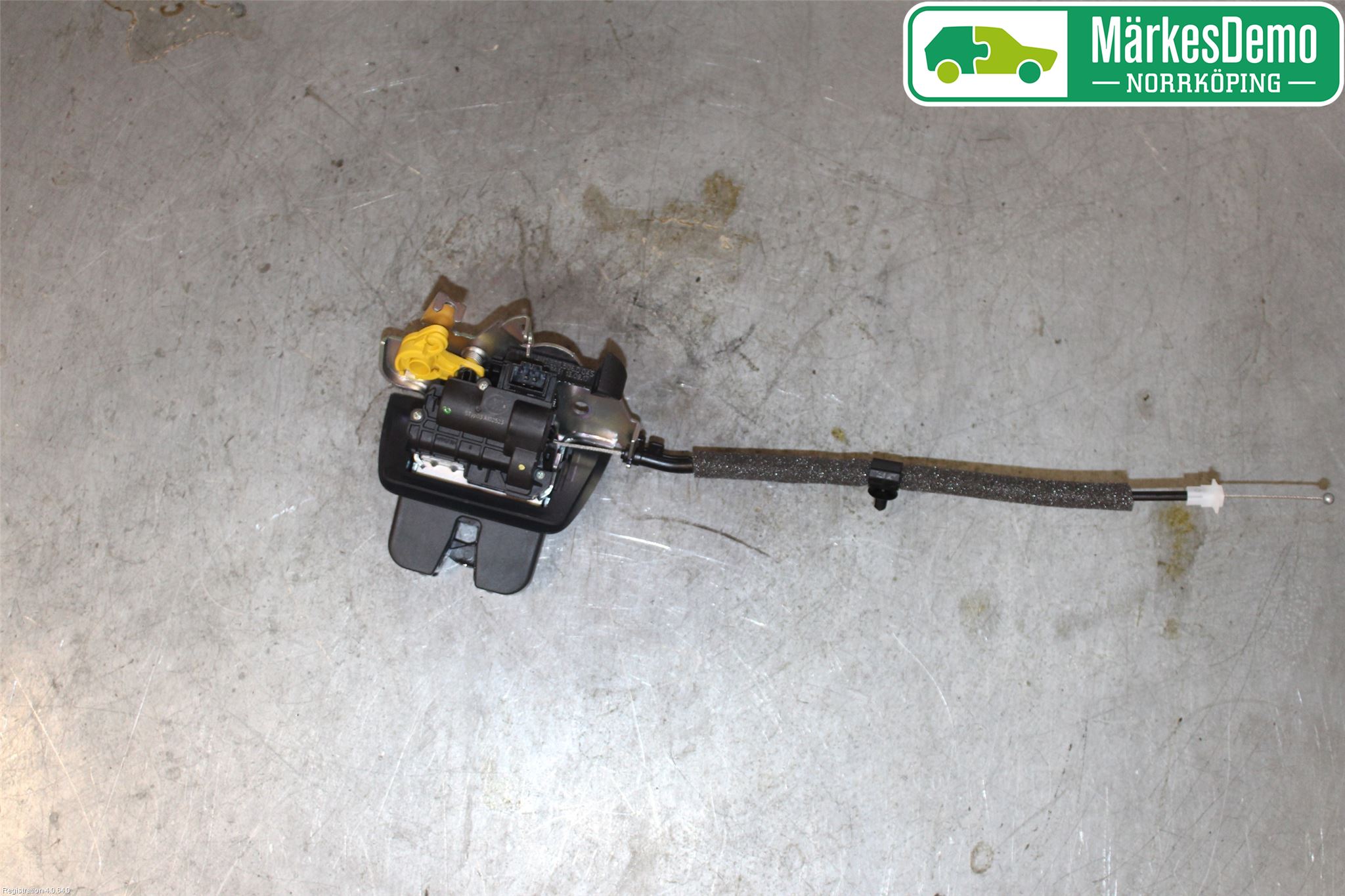 Audi A4/S4 B9 16-19 Låskista Baklucka